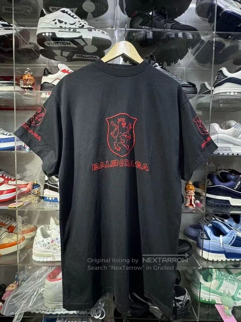 Balenciaga Balenciaga Lion Club SS25 Logo T-Shirt. Size US L / EU 52-54 / 3 - 1 Thumbnail