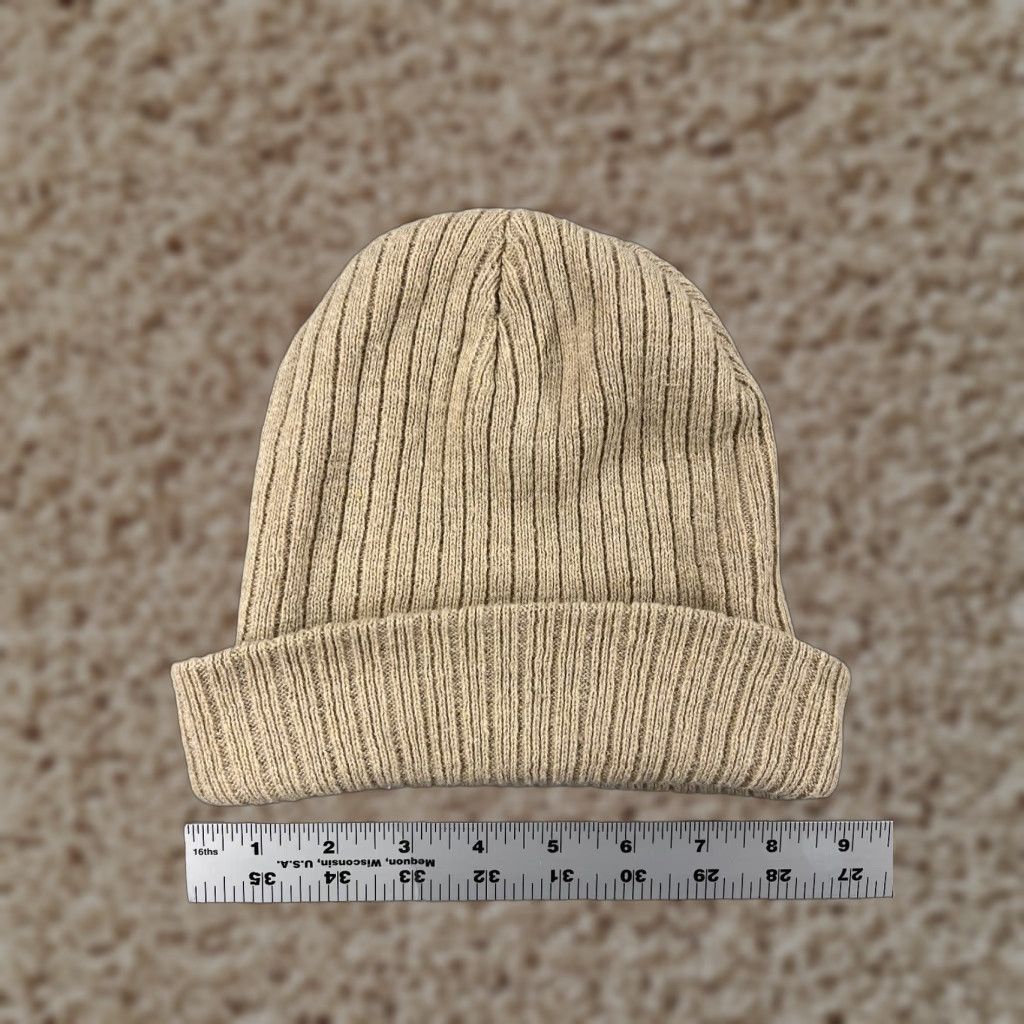 Vintage Daiso Beanie Adult One Size Beige Knit Ribbed Acrylic Polyester Blend Ski Hat Size ONE SIZE - 1 Thumbnail