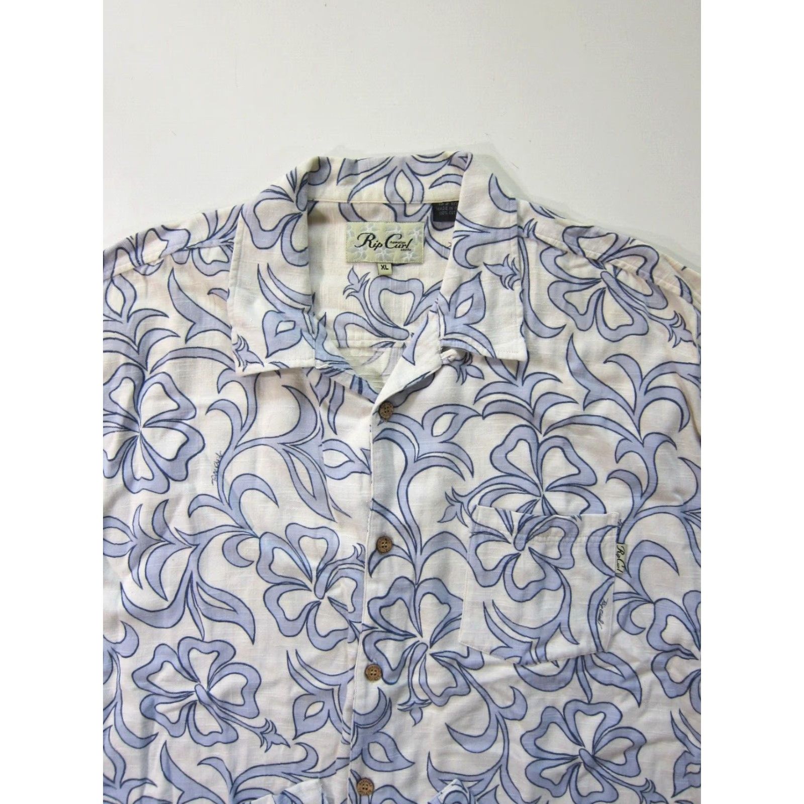 Rip Curl Vintage Rip Curl Short Sleeve Shirt XL Blue White Floral Hawaiian 100% Cotton Men Shirt XL Size US XL / EU 56 / 4 - 4 Thumbnail