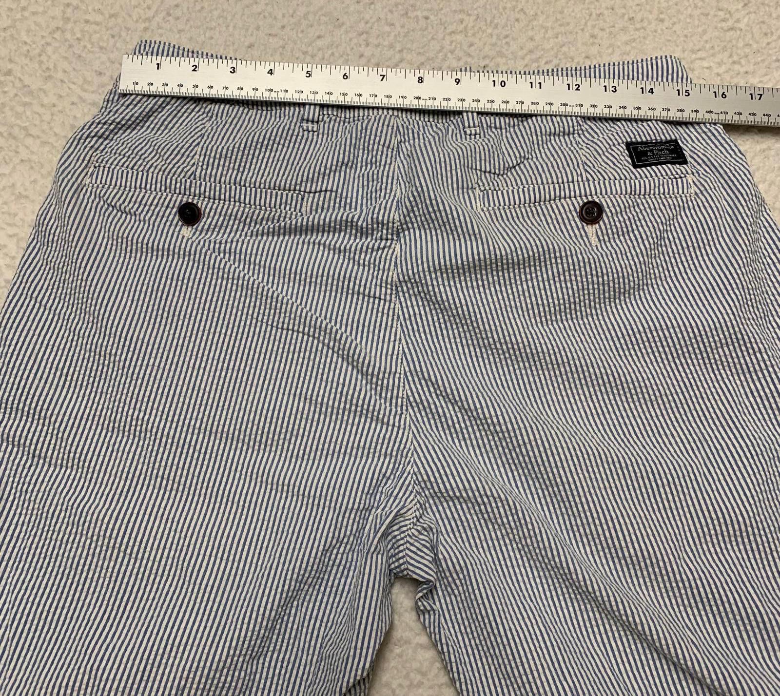 Abercrombie & Fitch Abercrombie & Fitch Men's Sz 31 Blue White Striped Shorts Size US 31 - 4 Thumbnail