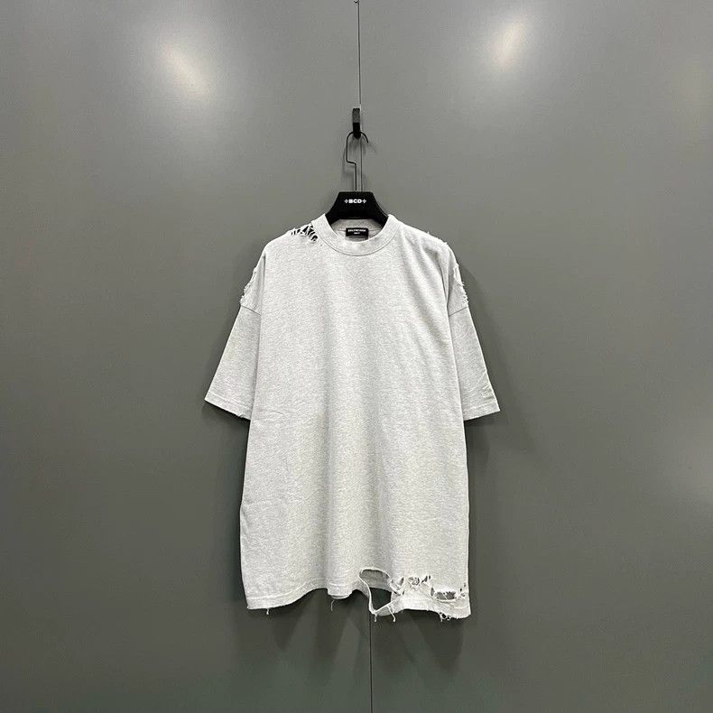 Balenciaga Balenciaga Repaired grey destruction crewneck short sleeve Size US XL / EU 56 / 4 - 1 Thumbnail