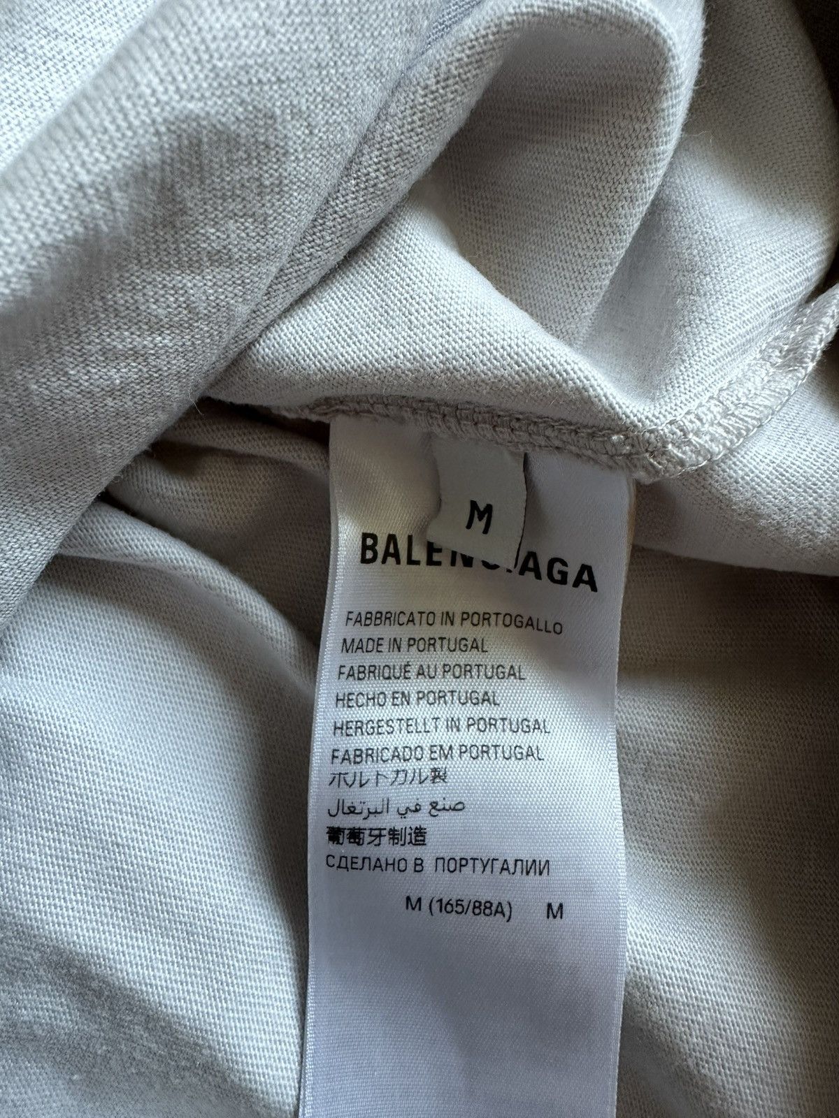 Balenciaga BALENCIAGA LOVE WIFI HEART LOGO TEE – WHITE – SIZE M Size US M / EU 48-50 / 2 - 9 Thumbnail