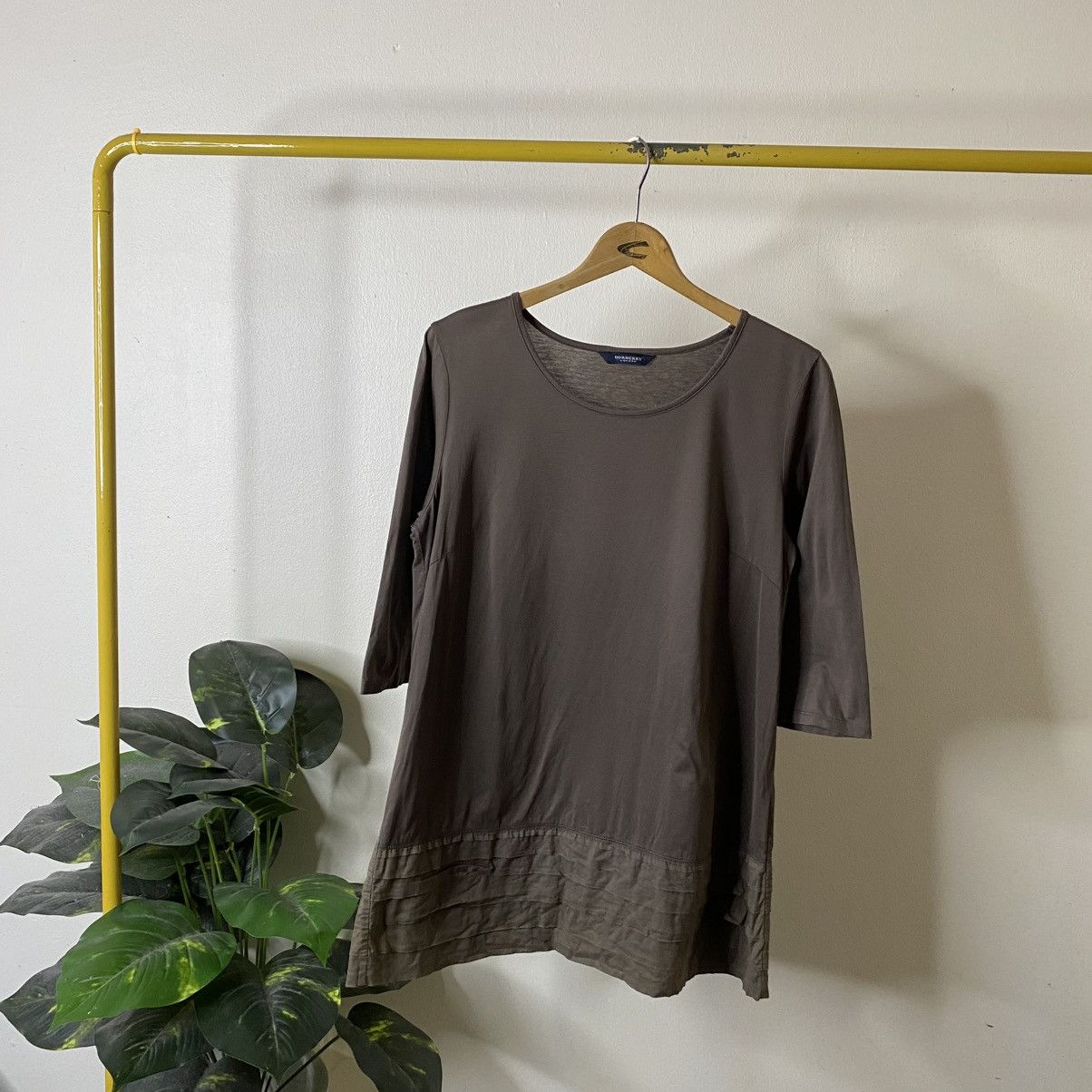 Burberry Burberry London Layered Hagi Style Women LS T Shirt Size M / US 6-8 / IT 42-44 - 1 Thumbnail