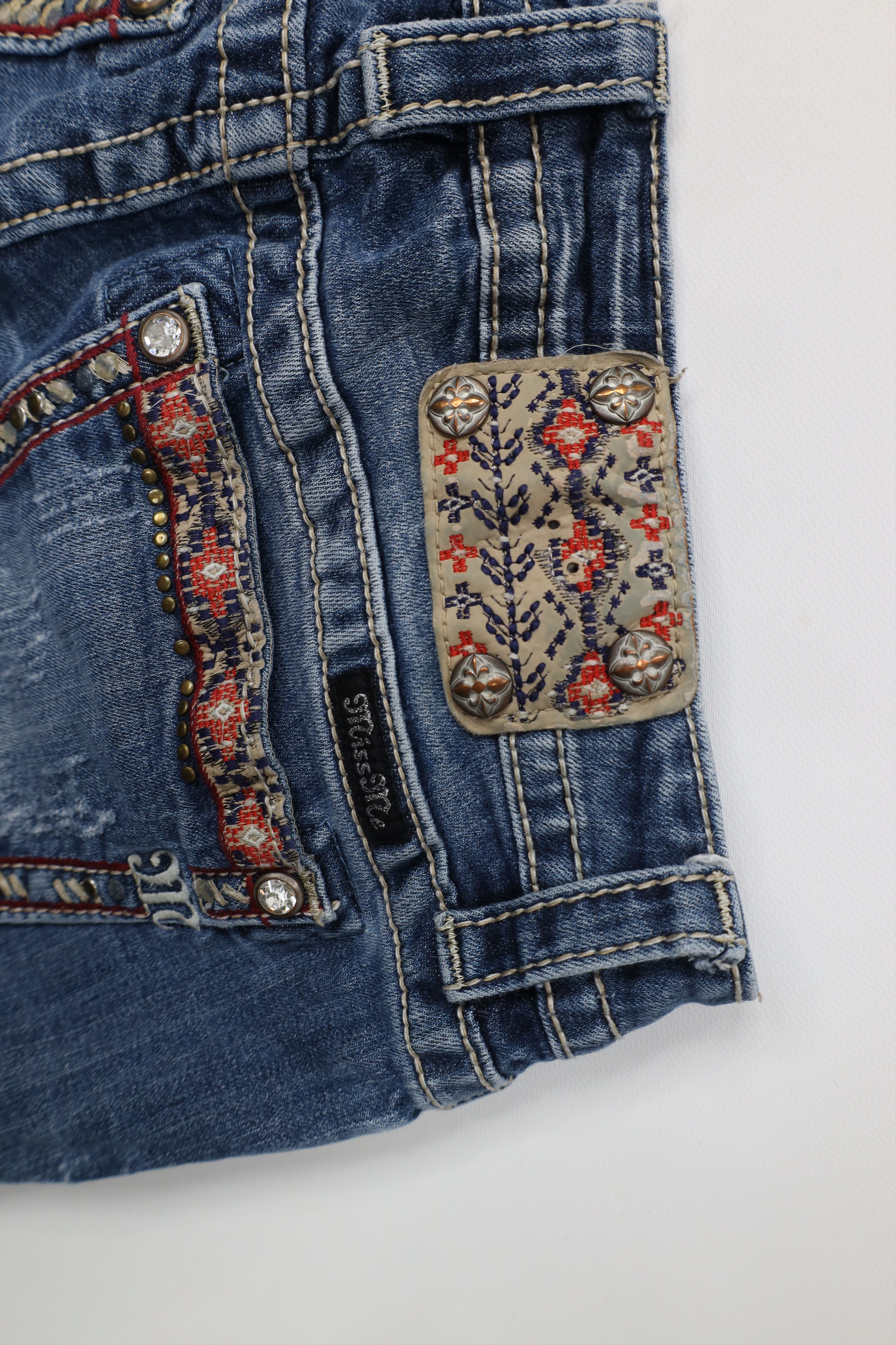 Miss Me Miss Me Soutwesthern Sequined Mid Rise Boot Flared Jeans Size 28" / US 6 / IT 42 - 16 Thumbnail