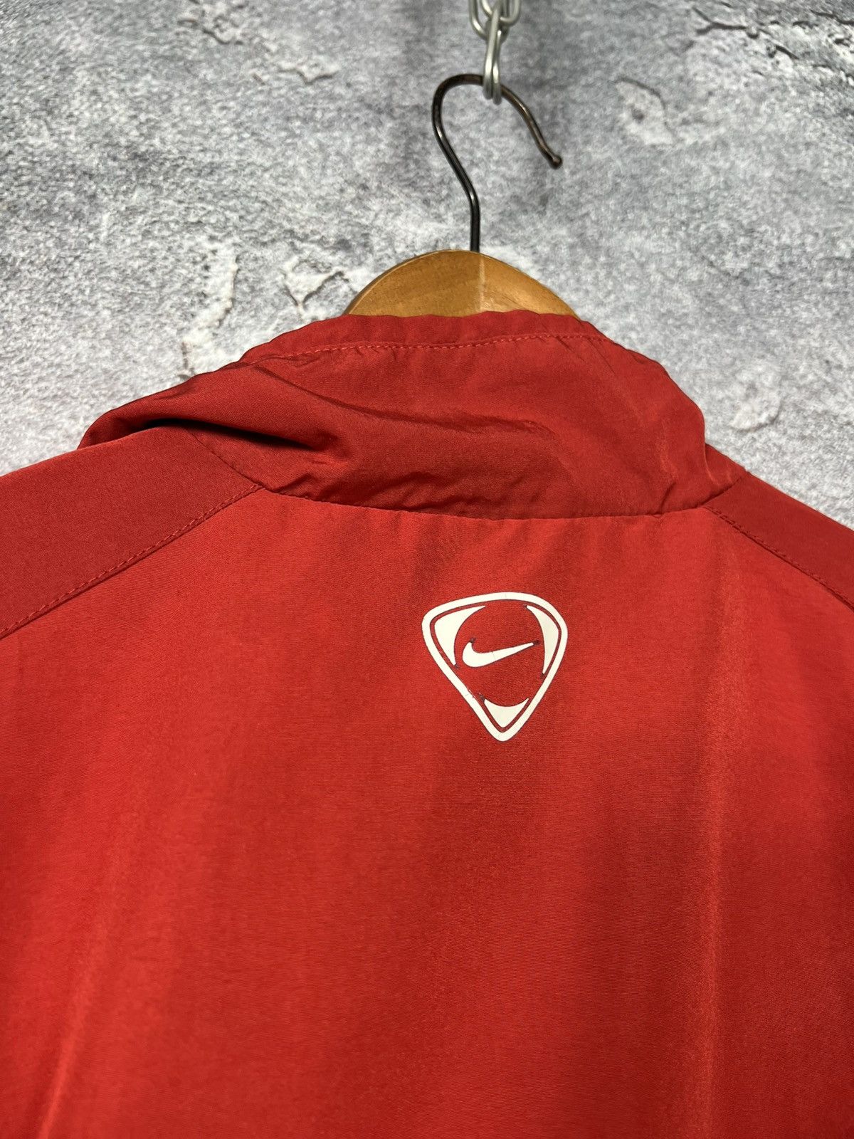 Nike Vintage 2009 Nike Manchester United Nylon Track Top Jacket Size US S / EU 44-46 / 1 - 15 Thumbnail