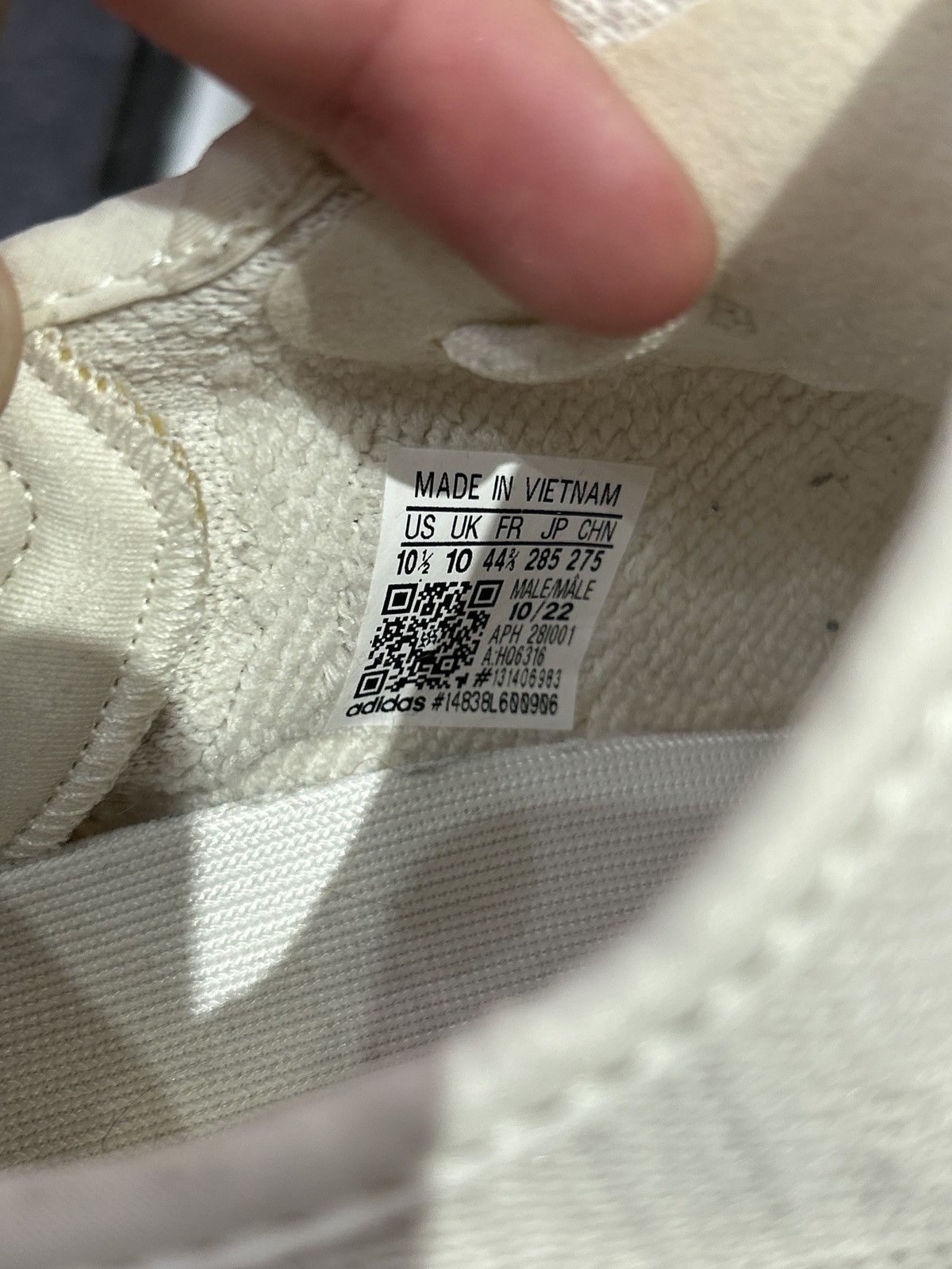 Yeezy Yeezy 350 V2 Bone Size US 10.5 / EU 43-44 - 9 Thumbnail