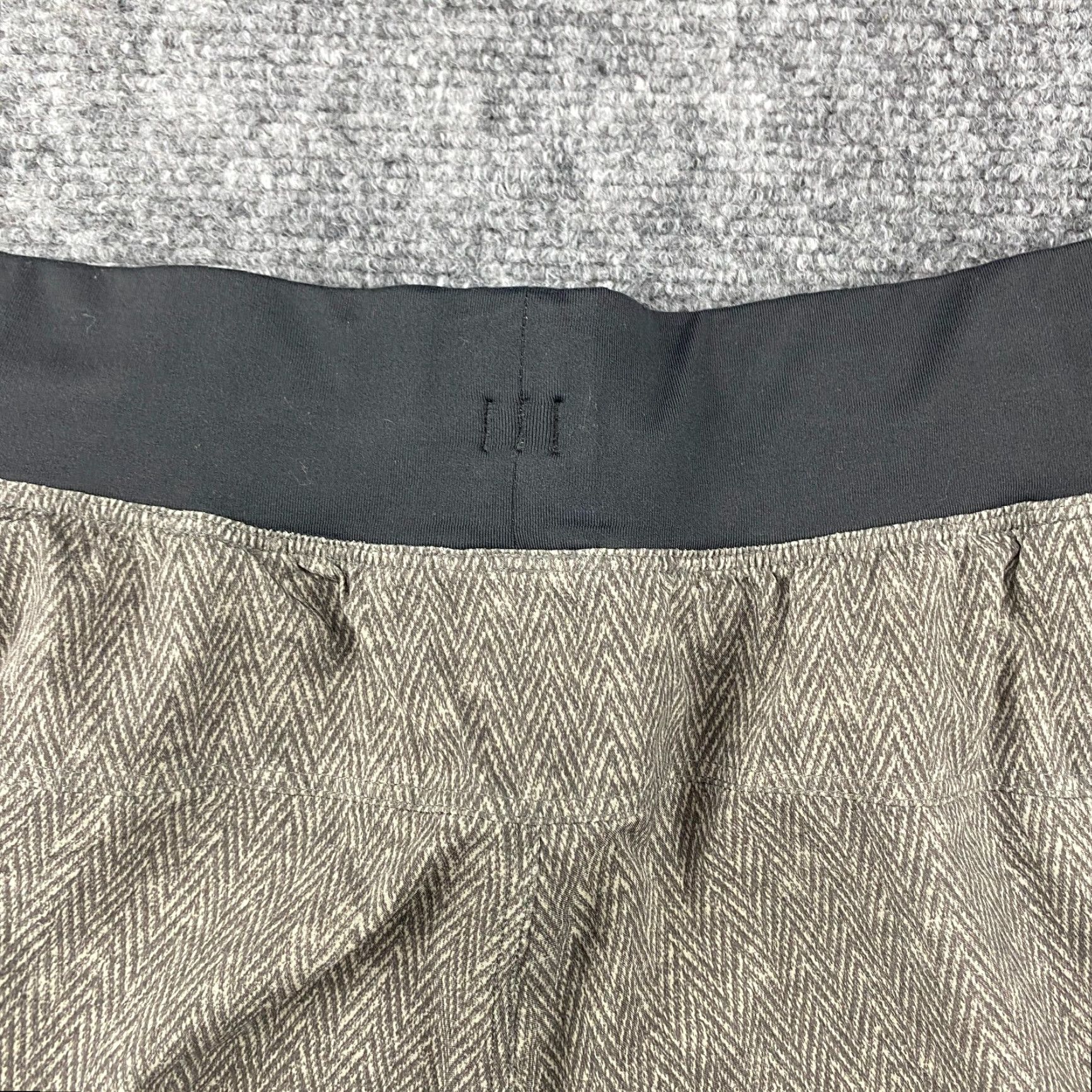 Lululemon Lululemon Shorts Mens Small S Grey Herringbone Stretch Activewear Gym Running Pockets Drawstring Regular Waist 26in Size US 29 - 7 Thumbnail