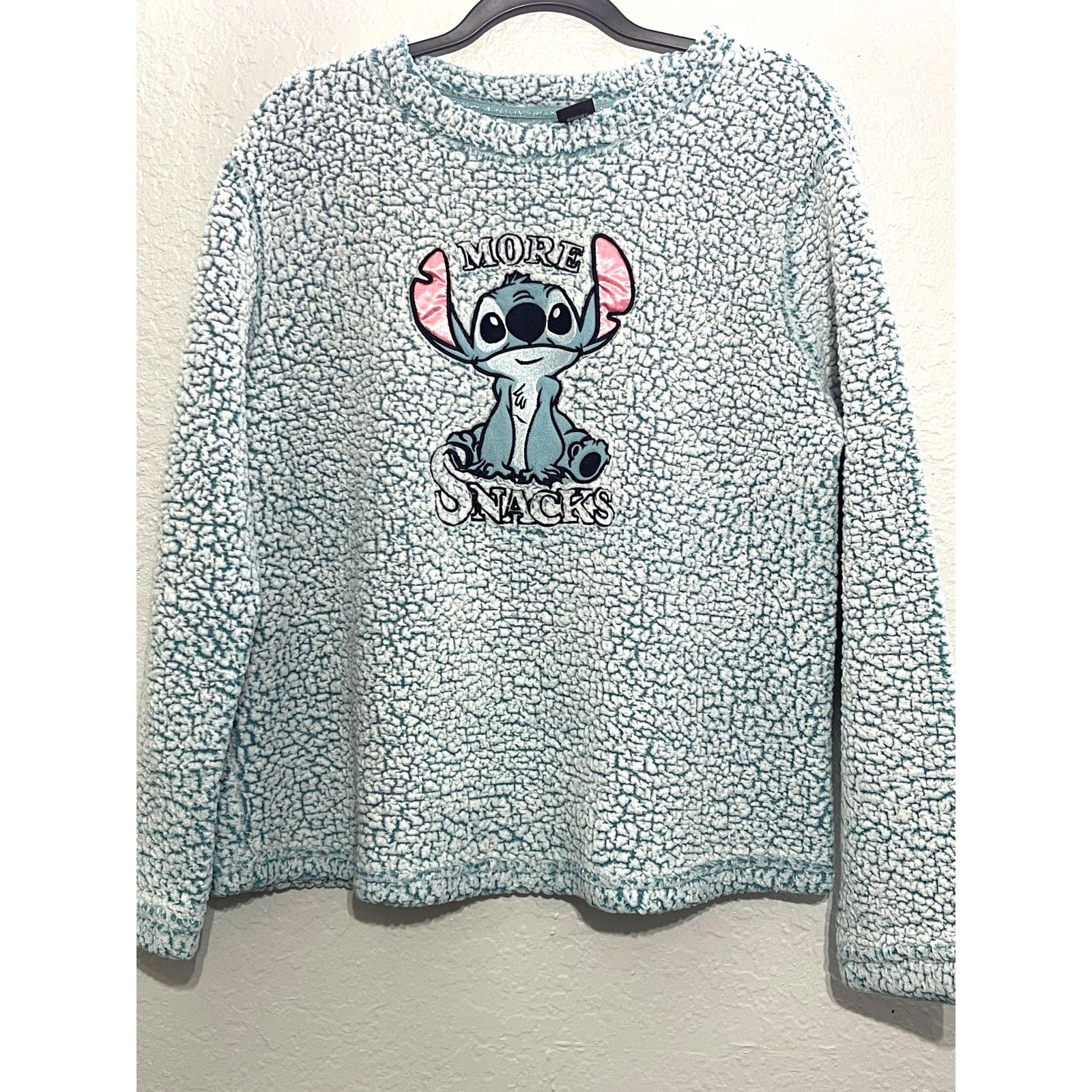Disney Disney Stitch Sweater faux fur, sleepwear size L Size 34" / US 12 / IT 48 - 1 Thumbnail