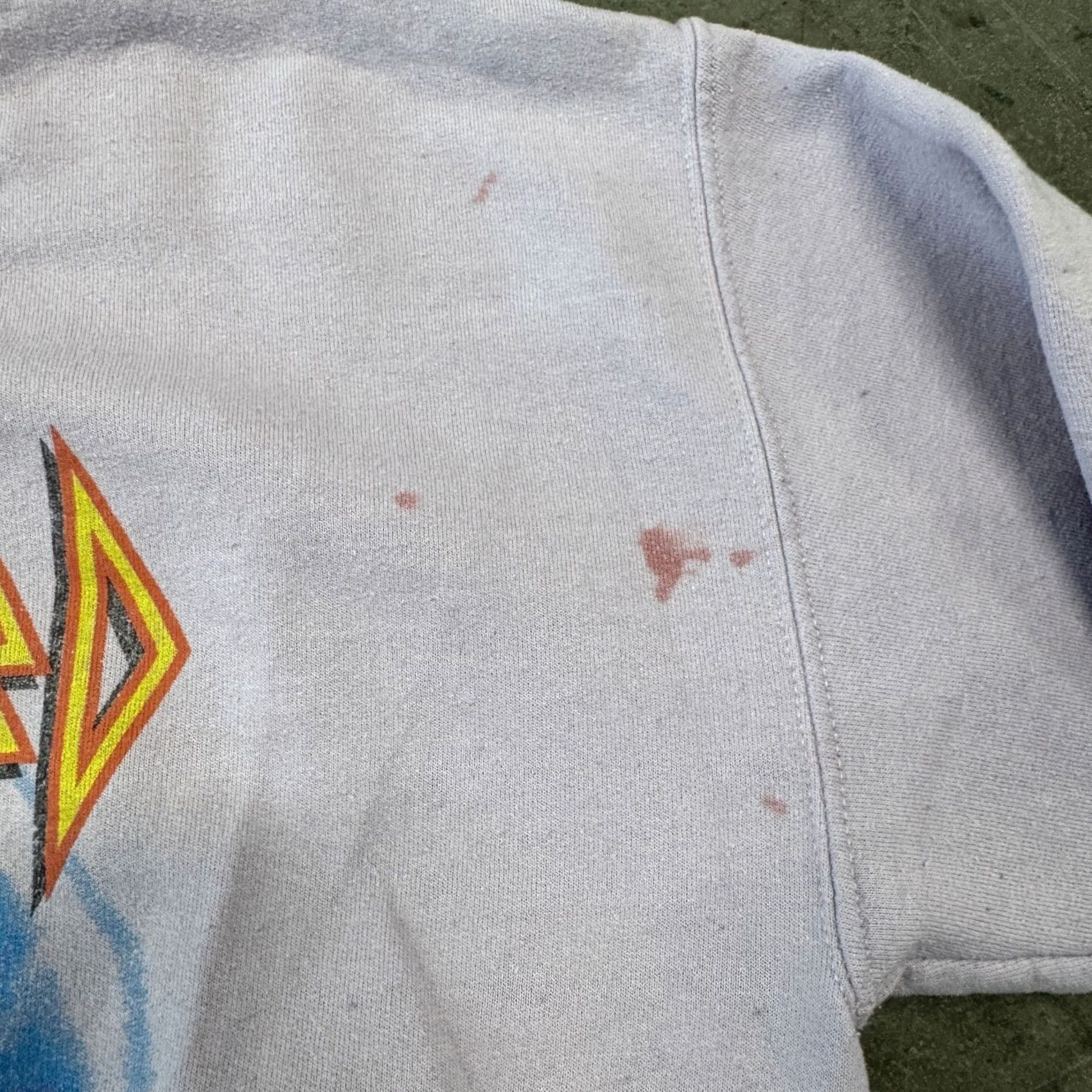 Vintage VINTAGE Def Leppard Purple Y2K Band Tour Crewneck Pullover Sweatshirt M Womens Size M / US 6-8 / IT 42-44 - 6 Thumbnail