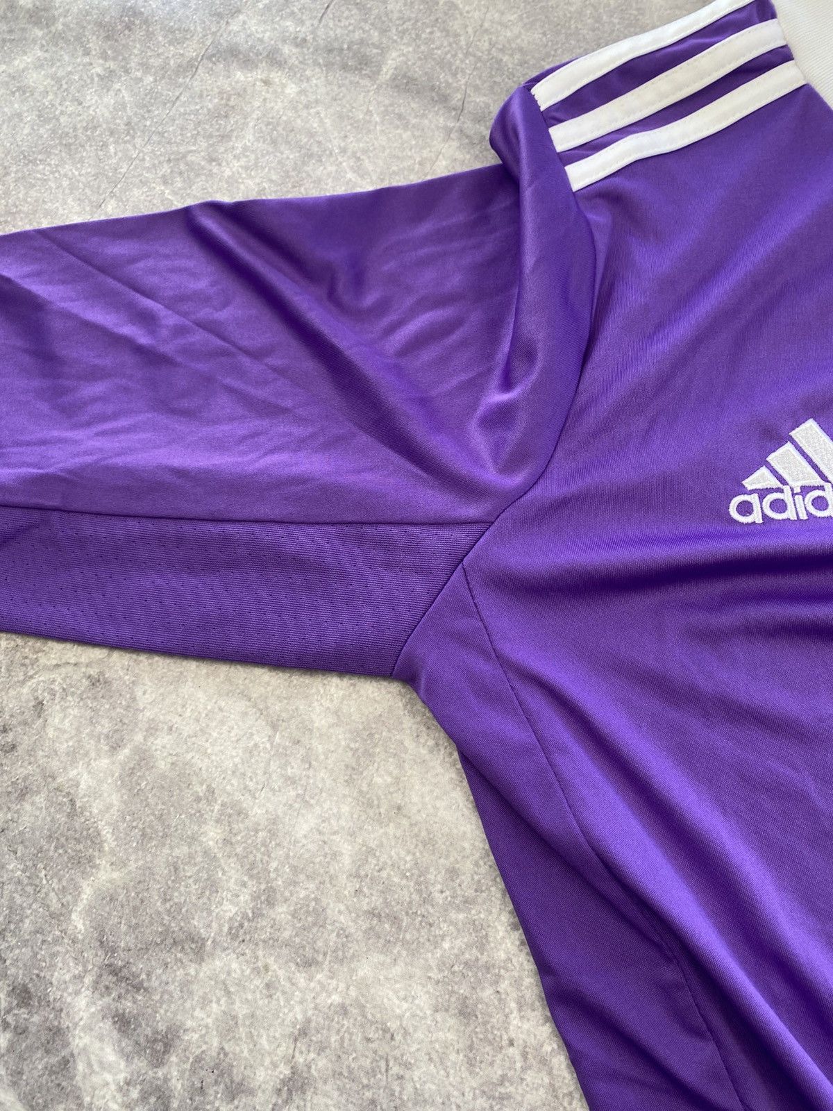 Adidas Adidas Real Madrid 2016-2017 Soccer Jersey Long Sleeve Shirt Size US S / EU 44-46 / 1 - 7 Thumbnail