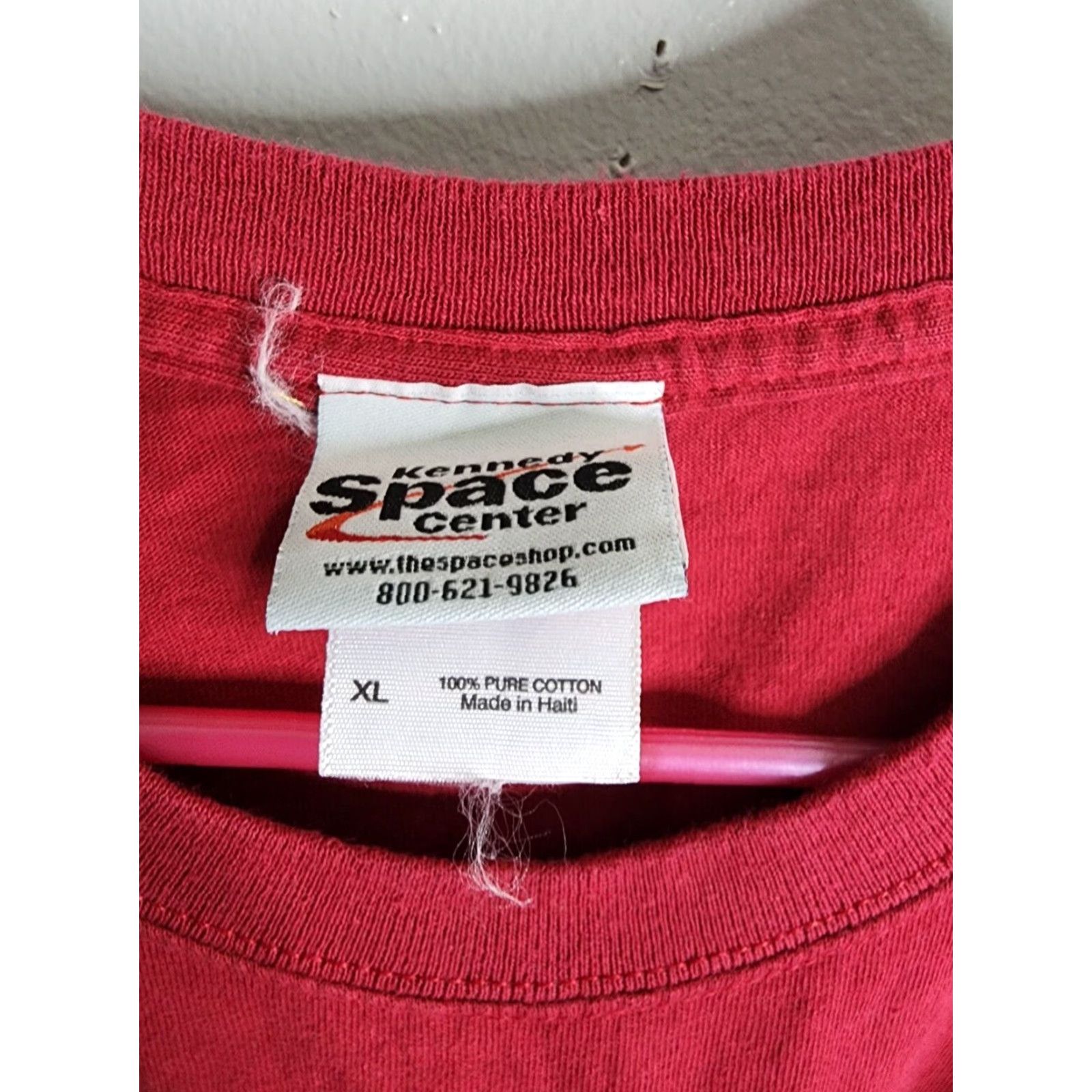 Delta VINTAGE Delta Kennedy Space Center T Shirt Mens XL I Was There STS-134 Endeavour Red 100% Cotton Crew Neck Space Logo, 90s? Size US XL / EU 56 / 4 - 5 Thumbnail