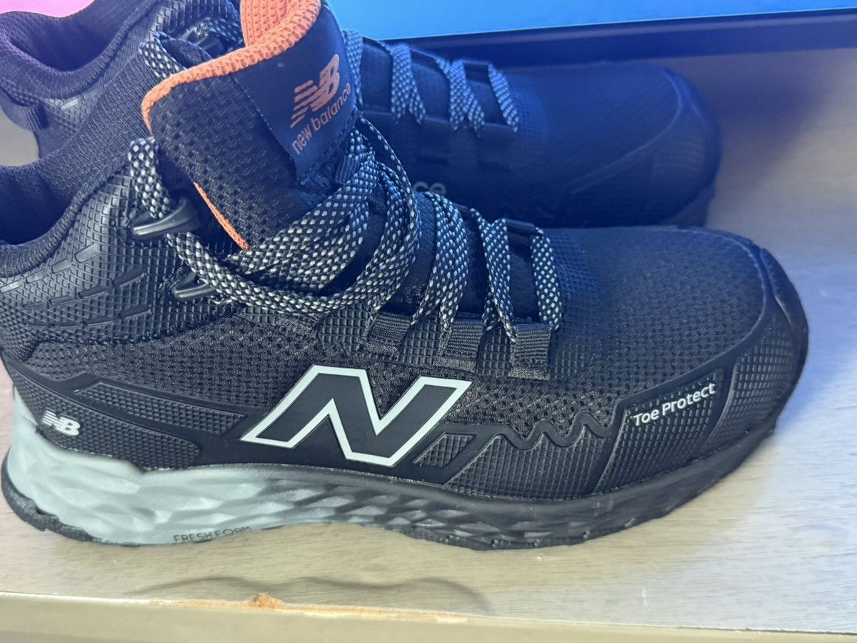 New Balance New Balance Fresh Foam Cremorne Mid Black/Gray Size 6.5 Size US 6.5 / EU 39-40 - 2 Thumbnail