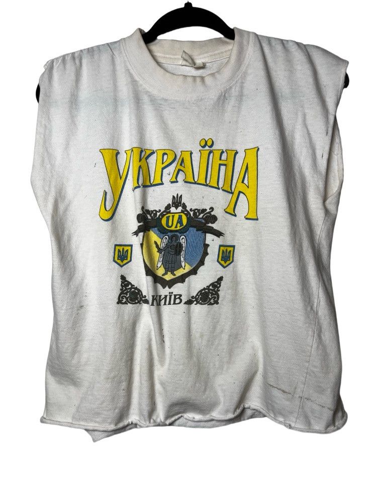 Vintage Vintage Kyiv, Ukraine Crest Cut Off Crop Souvenir T-shirt Size US S / EU 44-46 / 1 - 1 Thumbnail