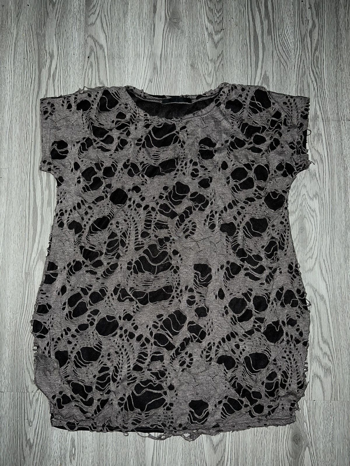 Le Grande Bleu (L.G.B.) By The “R” distressed top in grey ☠️➕ Size US XL / EU 56 / 4 - 4 Thumbnail