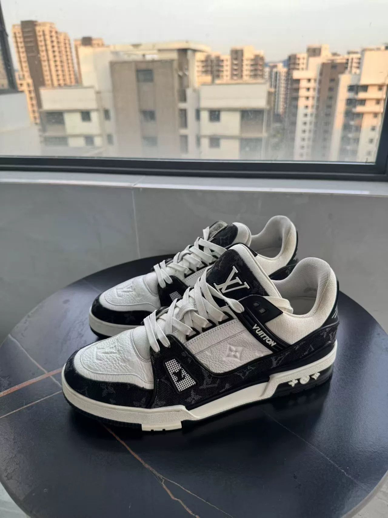 Louis Vuitton Black and White LV Trainer Sneakers Size US 9 / EU 42 - 1 Thumbnail