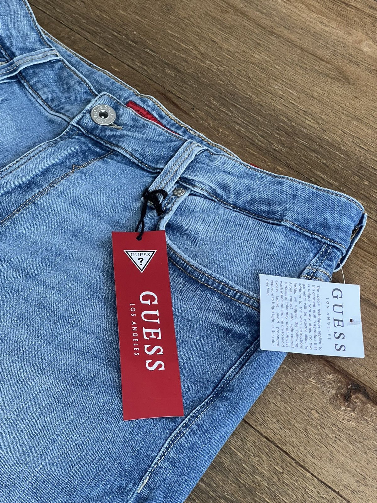Designer × Guess Guess blue jean frayed shorts new w tags sz 32 Size US 32 / EU 48 - 3 Thumbnail