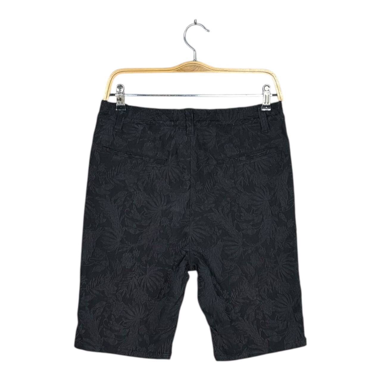 Tornado Mart Tornado Mart Floral Graphic Black Shorts Size US 30 / EU 46 - 2 Thumbnail