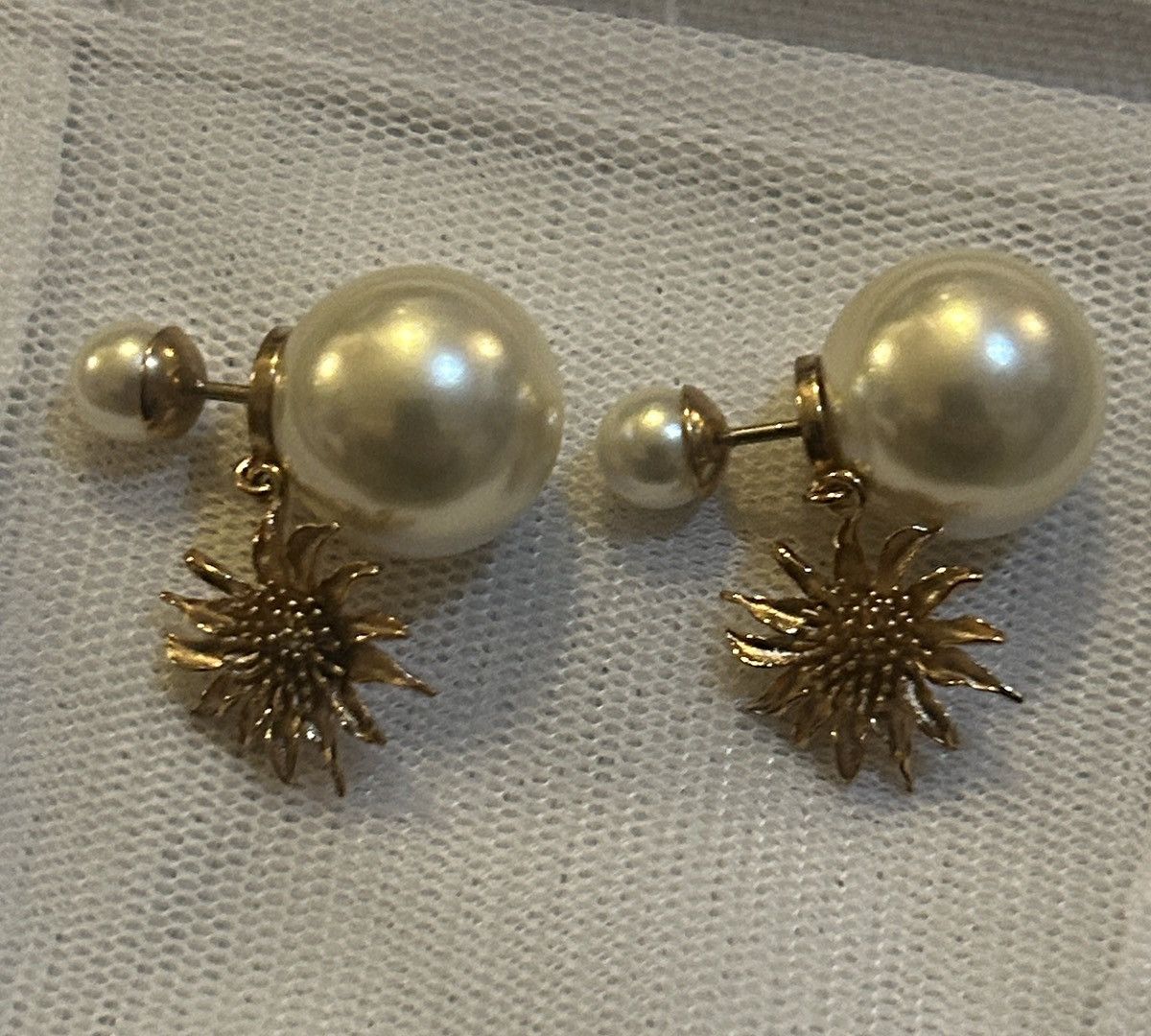 Dior DIOR TRIBALES EARRINGS Gold-Finish Metal and White Resin Size ONE SIZE - 4 Thumbnail