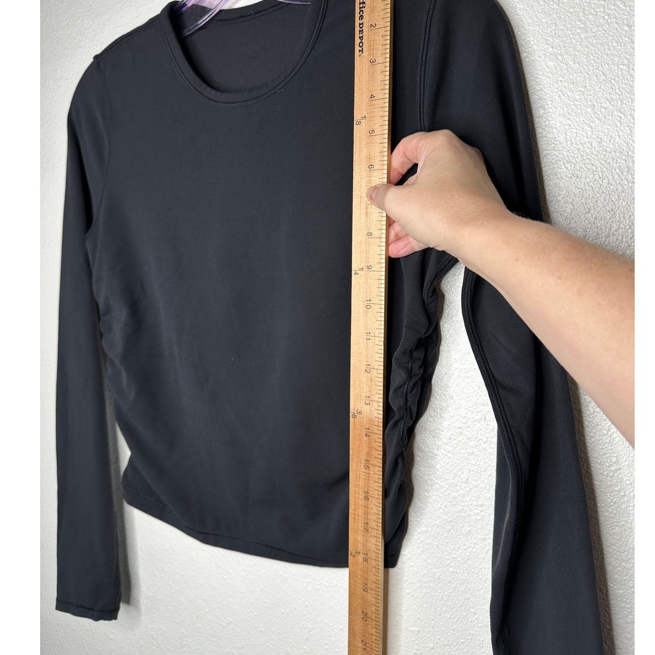 Lululemon Lululemon Black All It Takes Long Sleeve Ruched Crop Top 4 Size S / US 4 / IT 40 - 10 Thumbnail