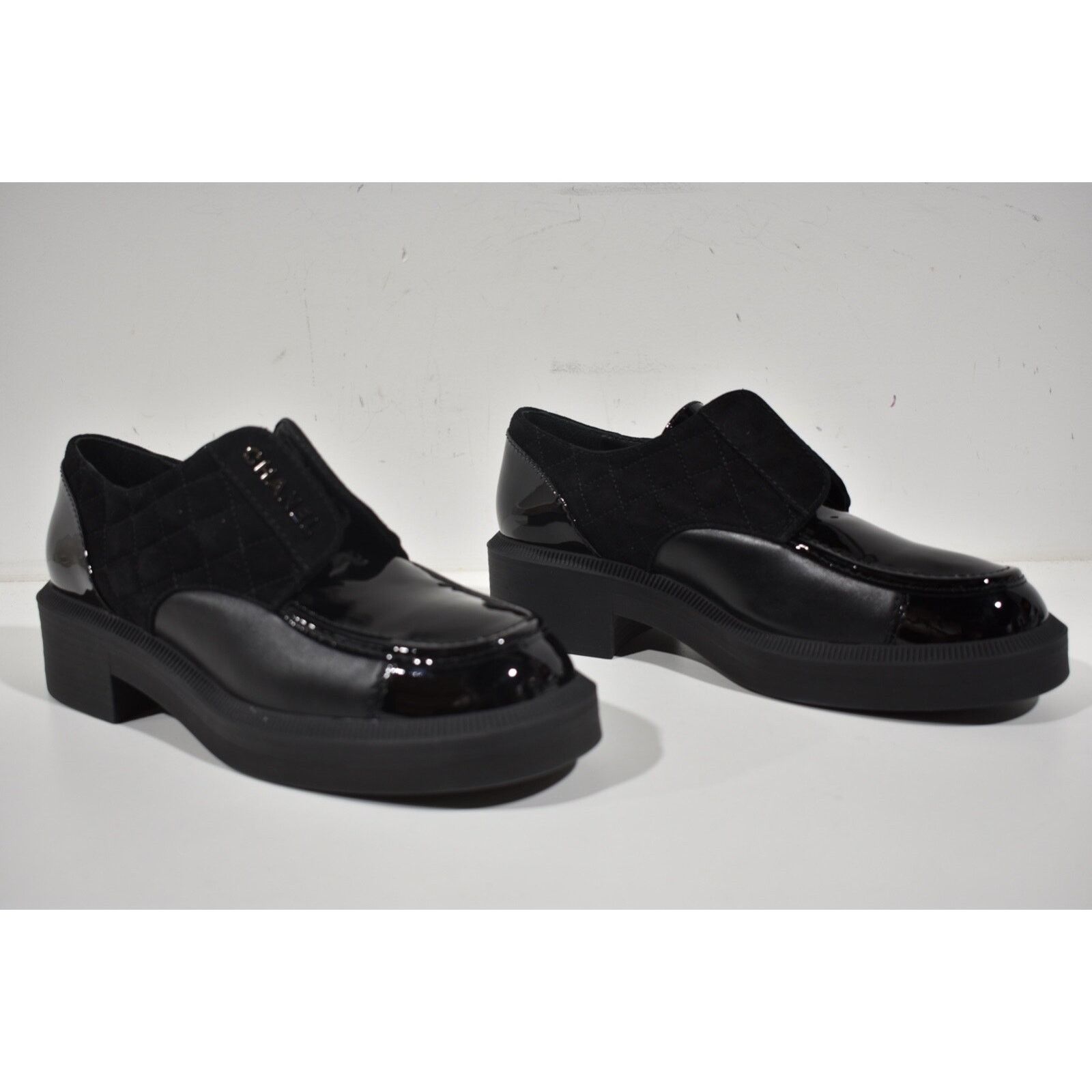 Chanel 21B Leather CC Logo Platform Lace Up Creeper Flat Loafer 41 Size US 11 / IT 41 - 3 Thumbnail