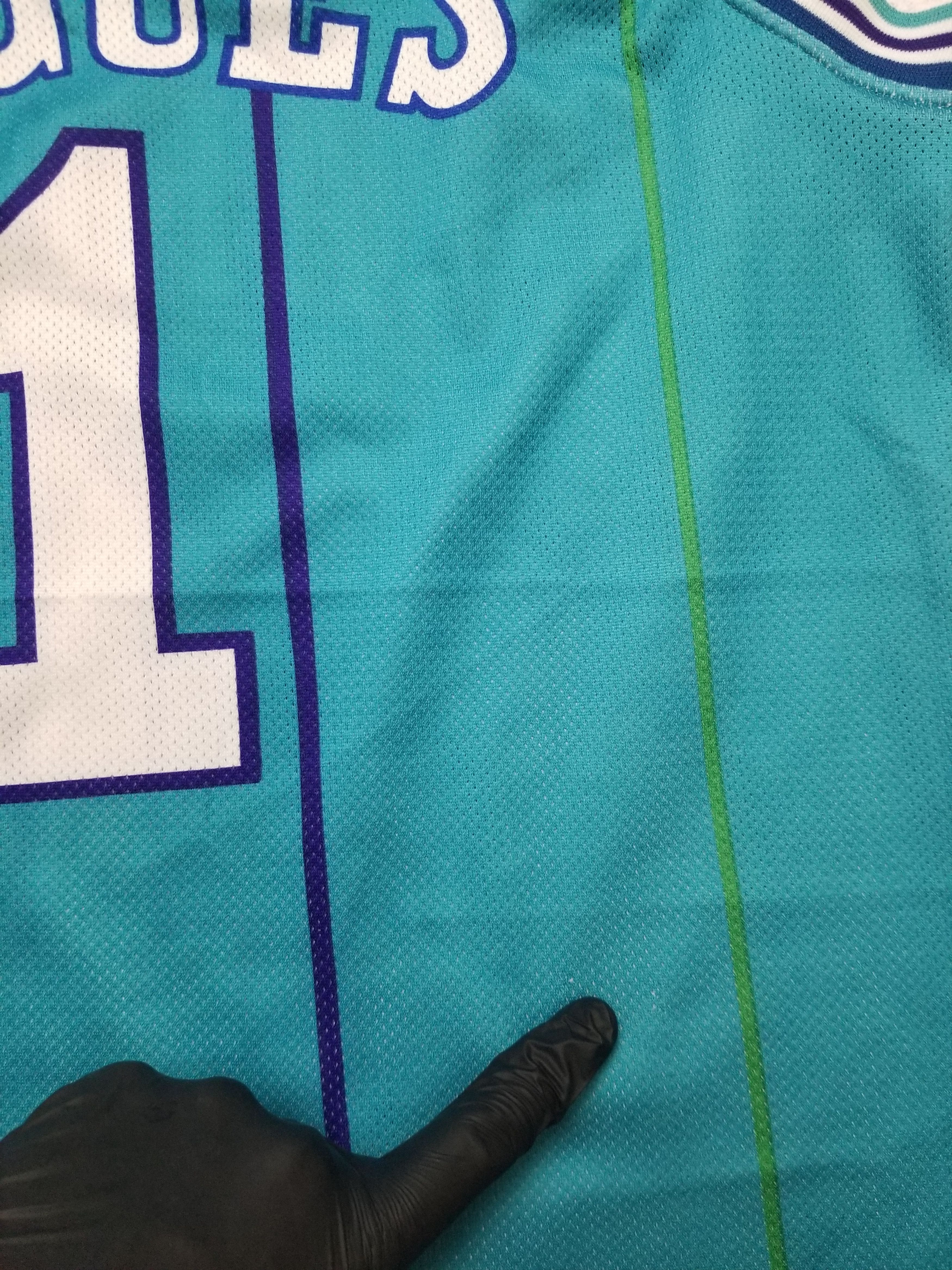 Champion Charlotte Hornets #1 Muggsy Bogues Champion NBA jersey Size US M / EU 48-50 / 2 - 10 Thumbnail