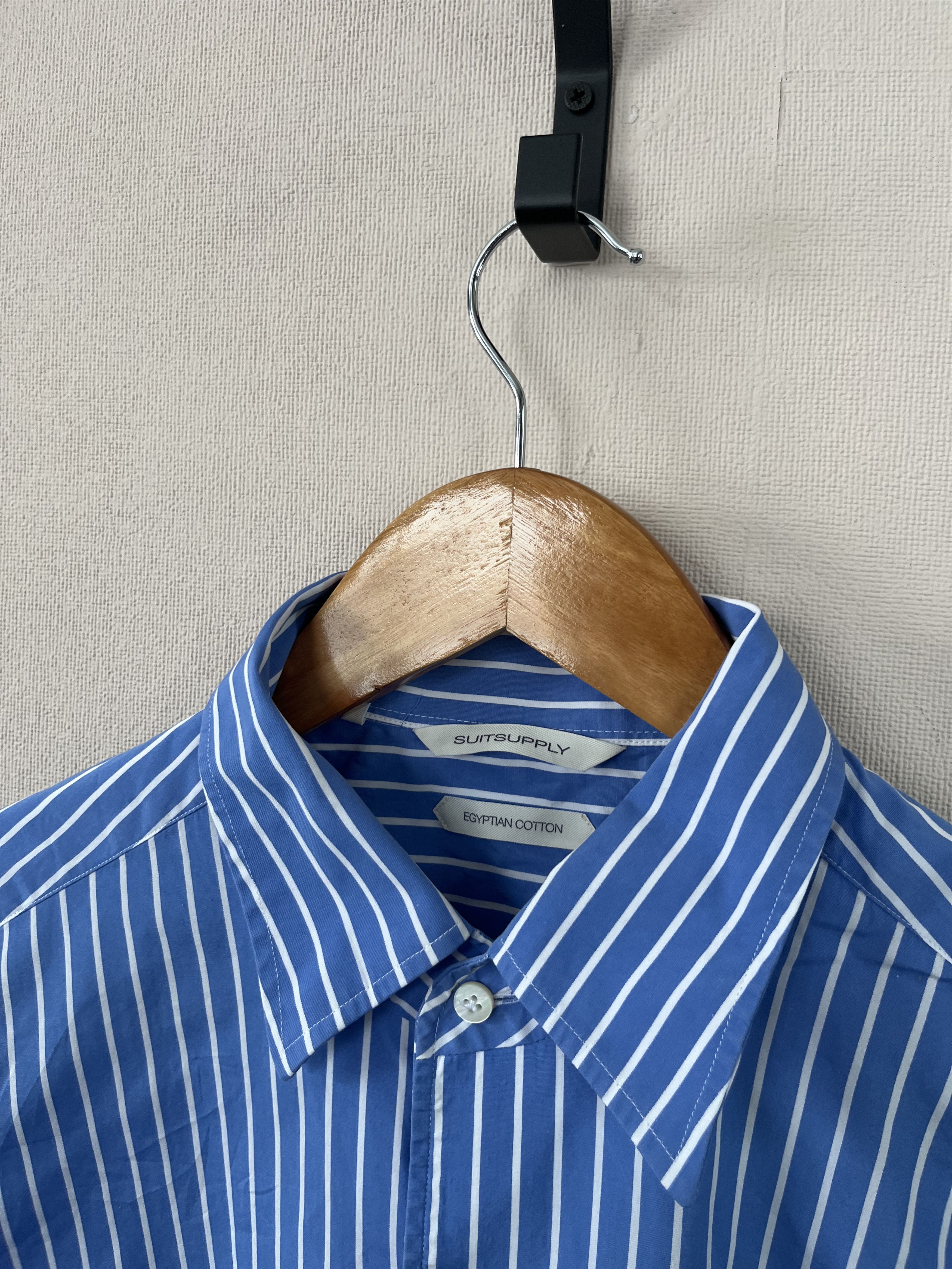 Suitsupply Suitsupply Blue Striped Egyptian Cotton Tuxedo Shirt Size US M / EU 48-50 / 2 - 4 Thumbnail