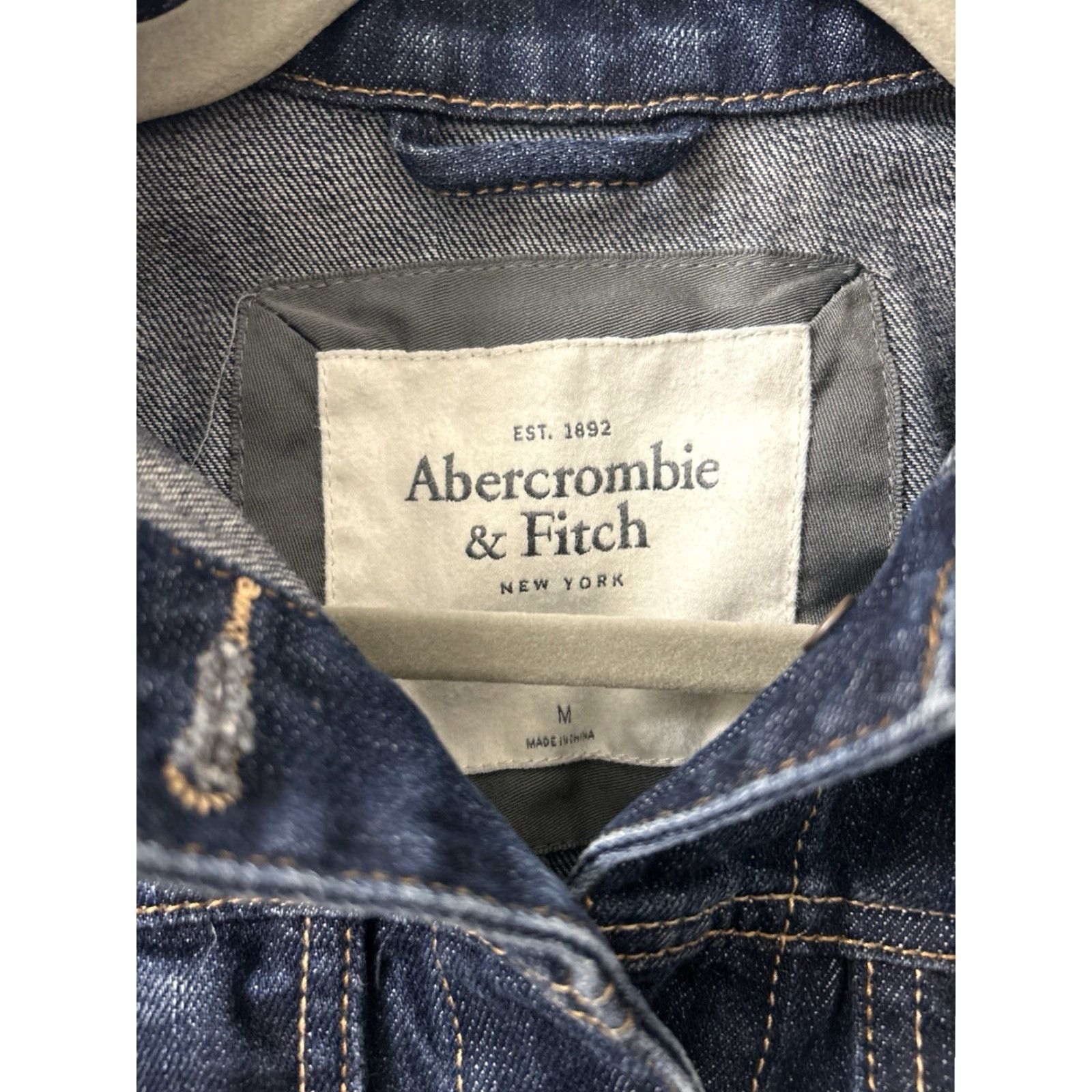 Abercrombie & Fitch Abercrombie & Fitch Denim Jacket Womens M Dark Wash Distressed Trucker Short Sleeve Long Sleeve Button Front Collared Logo Vintage No Size M / US 6-8 / IT 42-44 - 5 Thumbnail