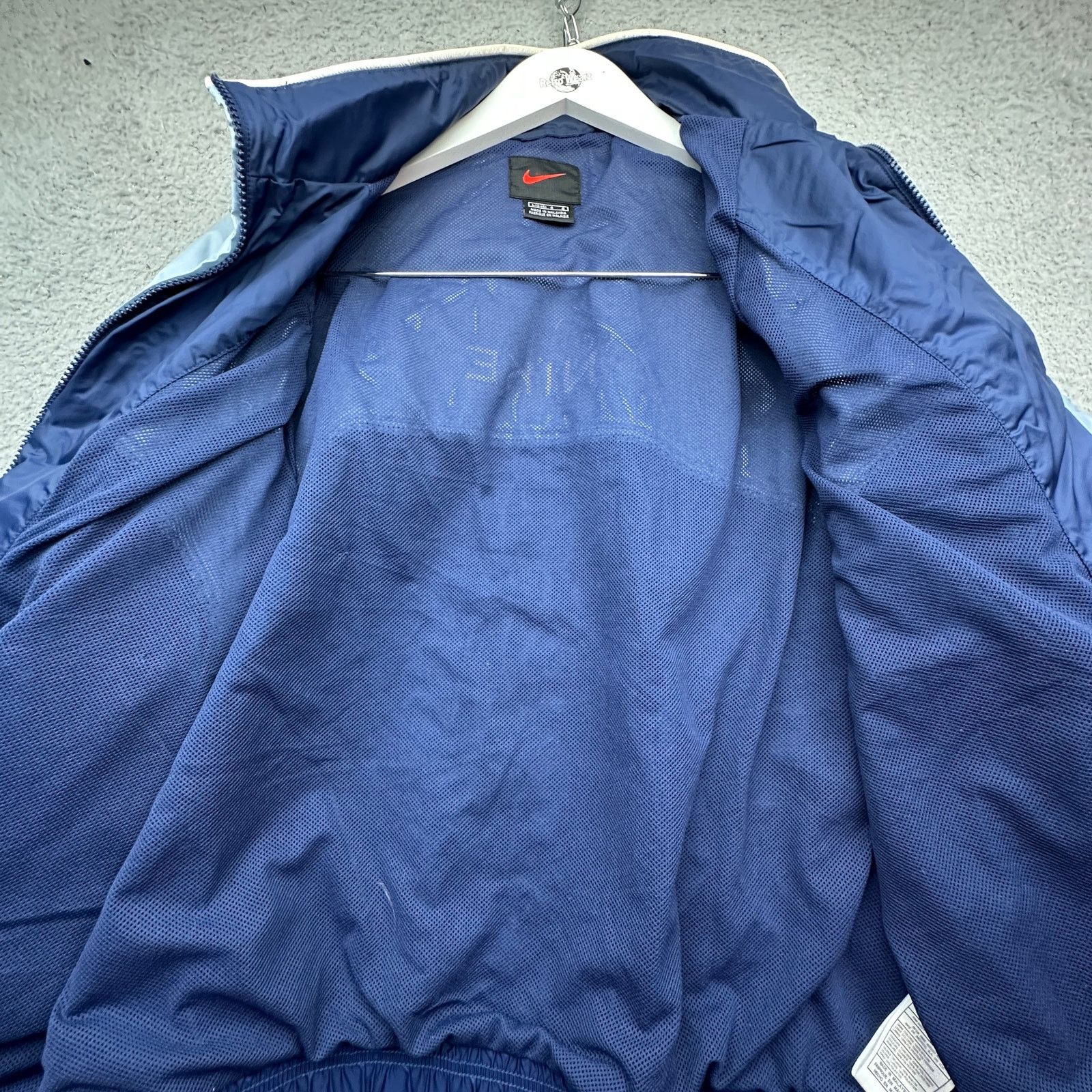Nike VTG Nike Windbreaker Jacket Womens Large Baby Blue Navy Size L / US 10 / IT 46 - 12 Thumbnail