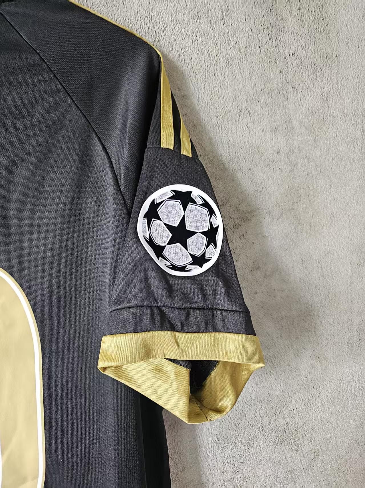 Other Vintage Juventus 6 Paul Pogba Soccer Jersey Size US L / EU 52-54 / 3 - 6 Thumbnail