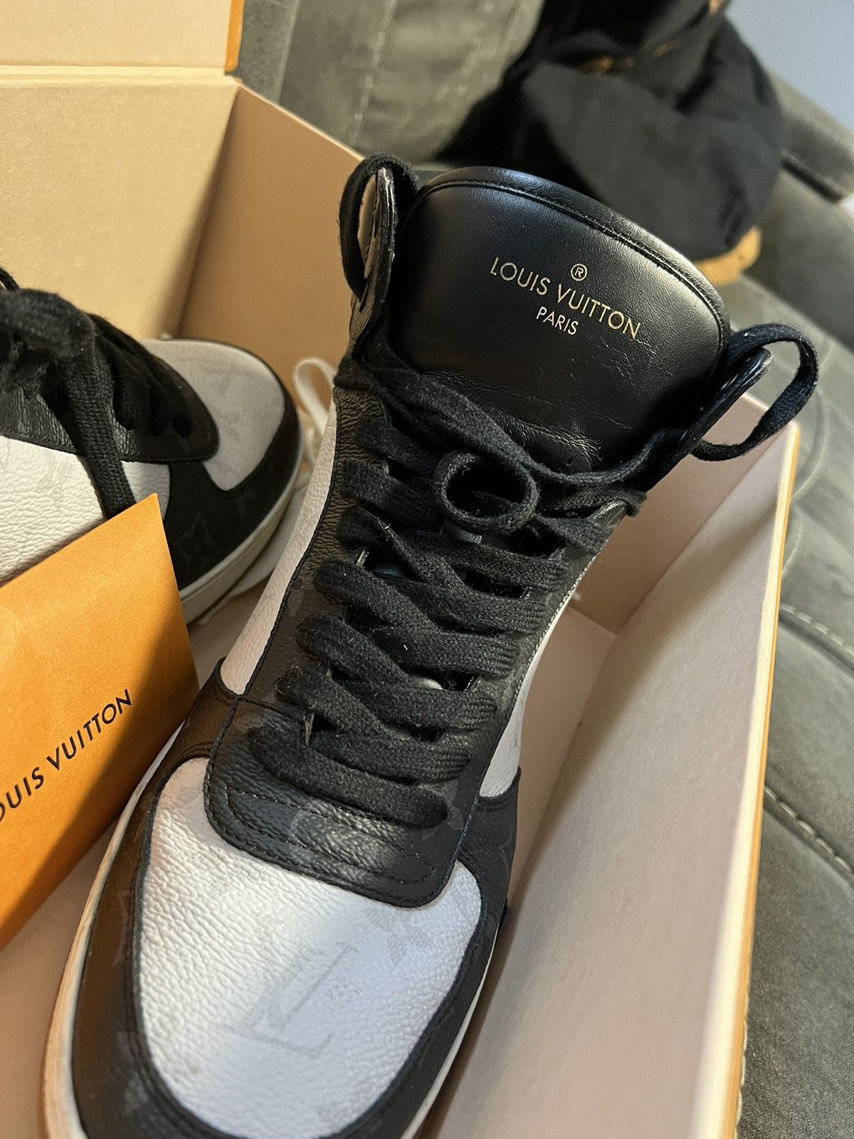 Louis Vuitton Men’s Louis Vuitton Rivoli Sneakers Size US 10 / EU 43 - 2 Thumbnail