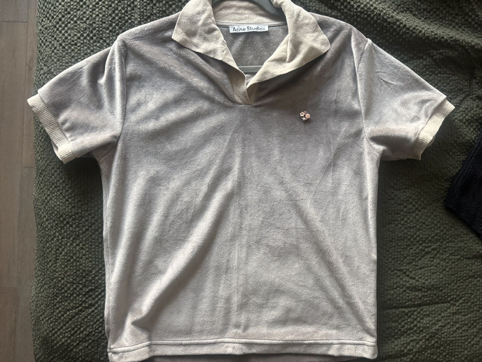 Acne Studios Velour polo shirt with floral-embellishment Acne Studios Size US S / EU 44-46 / 1 - 2 Thumbnail