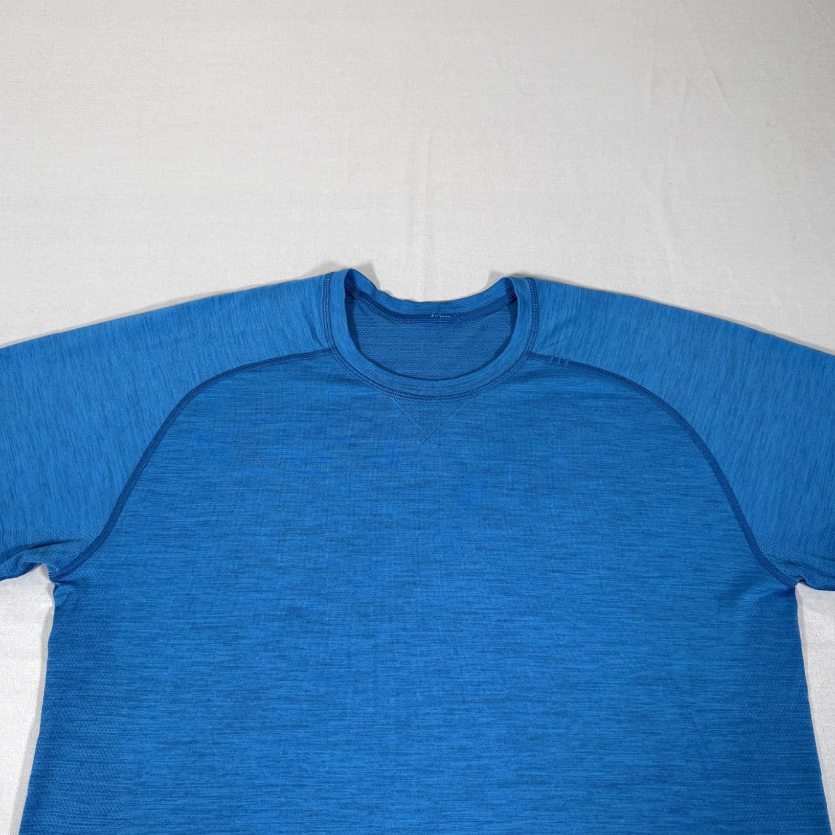 Lululemon Lululemon Shirt Mens Large Blue Metal Vent Tech Seamless Running Tee Performance Size US L / EU 52-54 / 3 - 2 Thumbnail