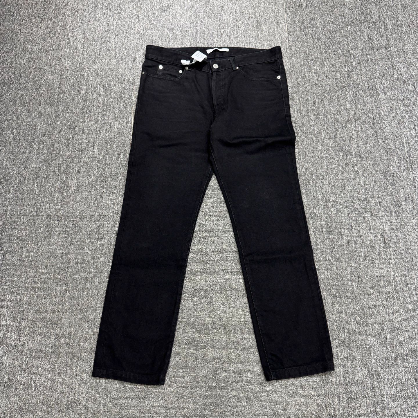 Givenchy Givenchy Leather Tag Denim Jeans 98 New 33W90L100 Dirty Size US 33 - 1 Thumbnail