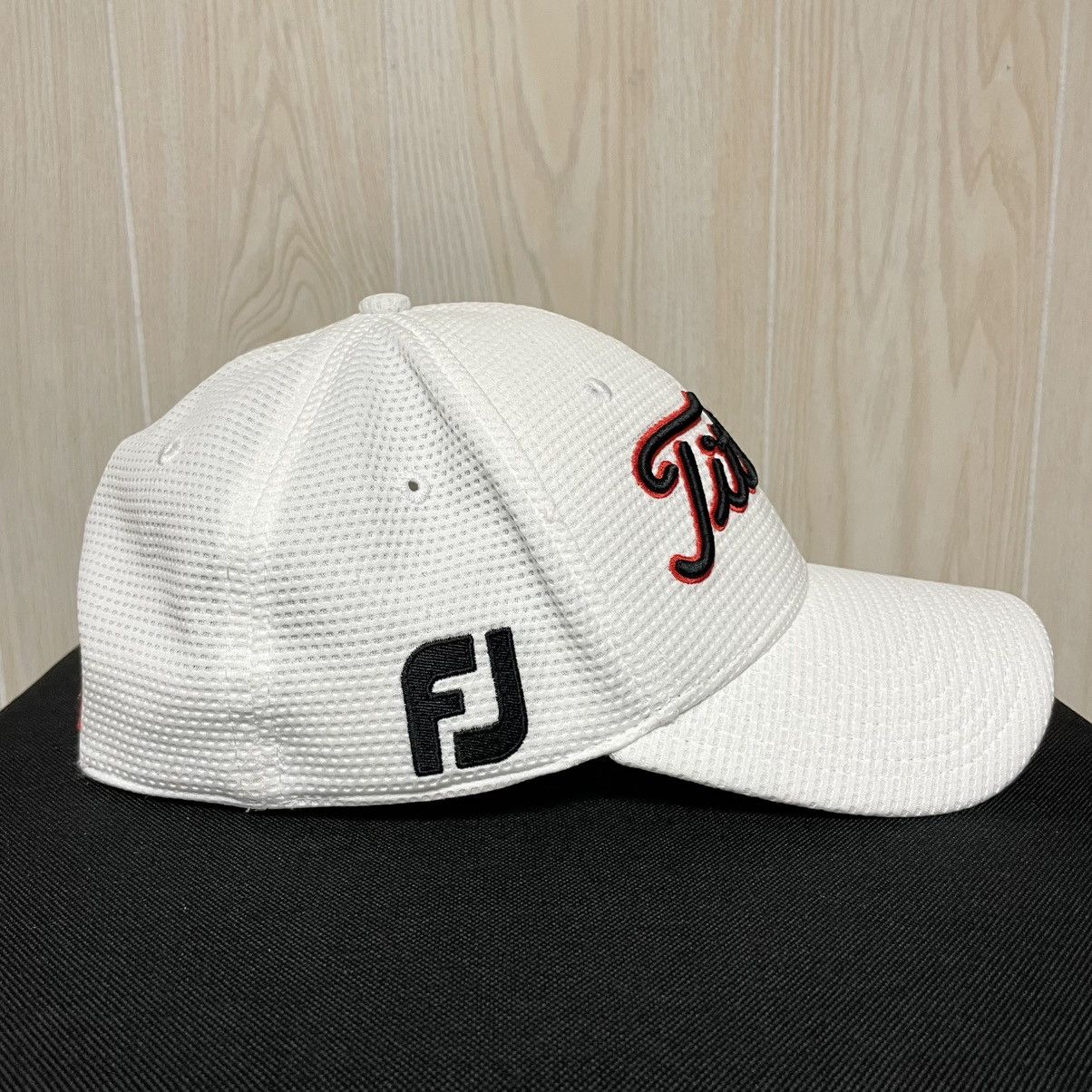 New Era × Titleist Titleist Pro V1 FJ New Era Golf Hat White Cap Large XLarge Size ONE SIZE - 4 Thumbnail