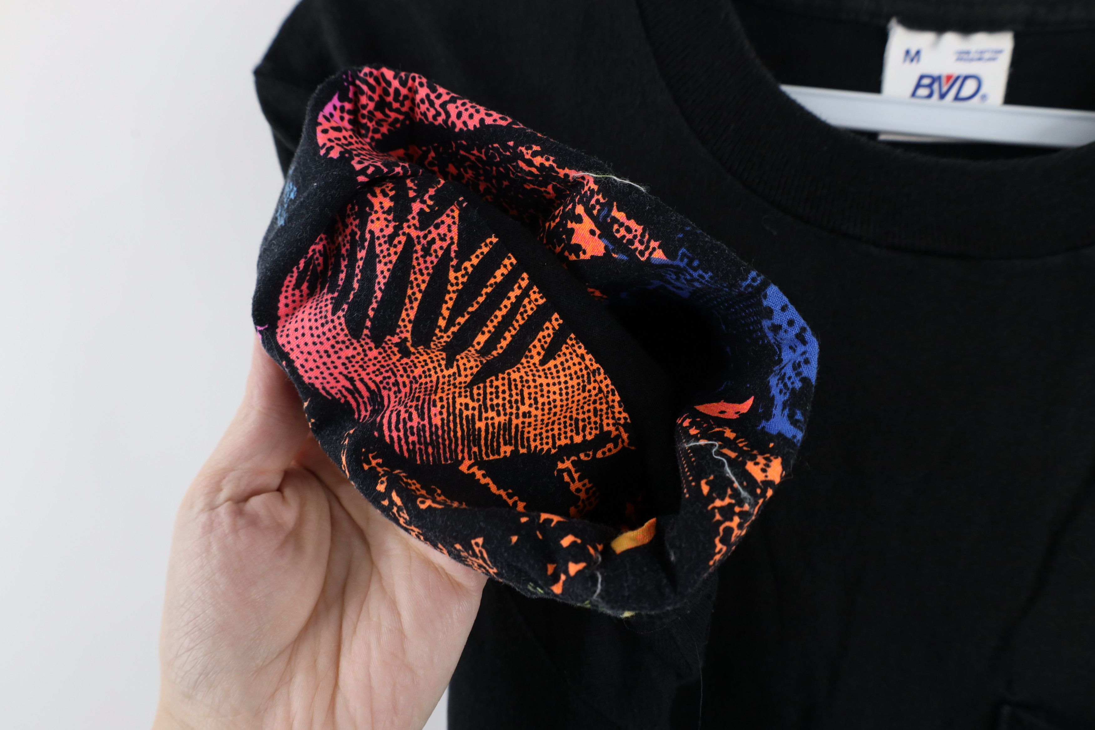 Vintage Vintage 90s Streetwear Abstract Flip Cuff Pocket T-Shirt USA Size US M / EU 48-50 / 2 - 5 Thumbnail