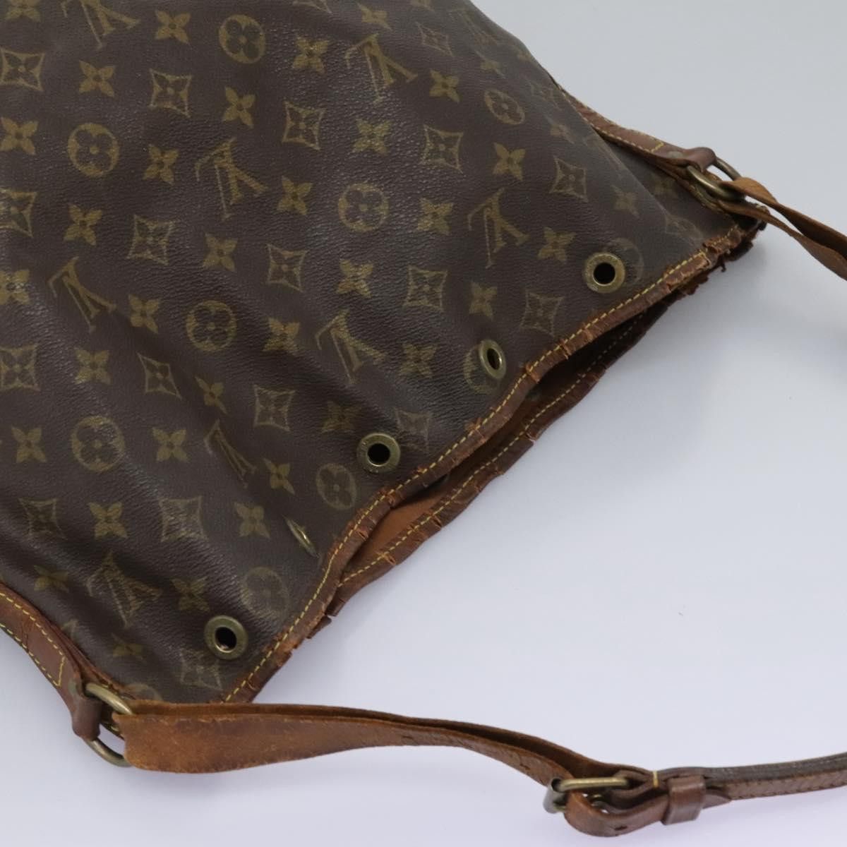 Louis Vuitton LOUIS VUITTON Monogram Noe Shoulder Bag M42224 Size ONE SIZE - 7 Thumbnail