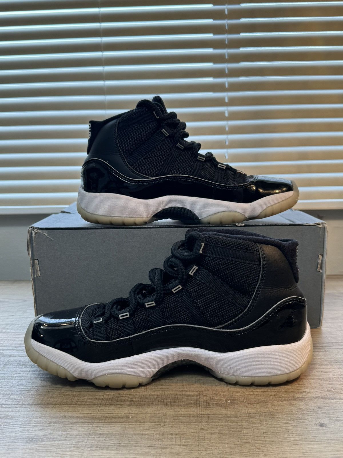Nike (Gs) Retro 11 Jubilee Size:5y Size US 5 / EU 37 - 2 Thumbnail