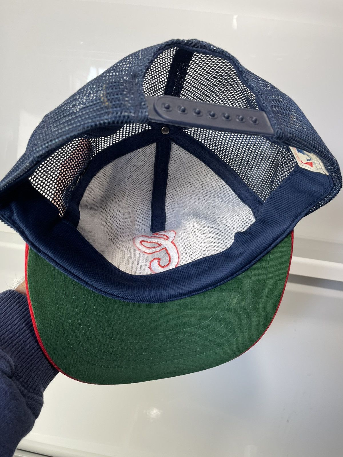 MLB Vintage White Sox Hat M/L Trucker Style Mesh 80s/90s Navy Size ONE SIZE - 8 Thumbnail