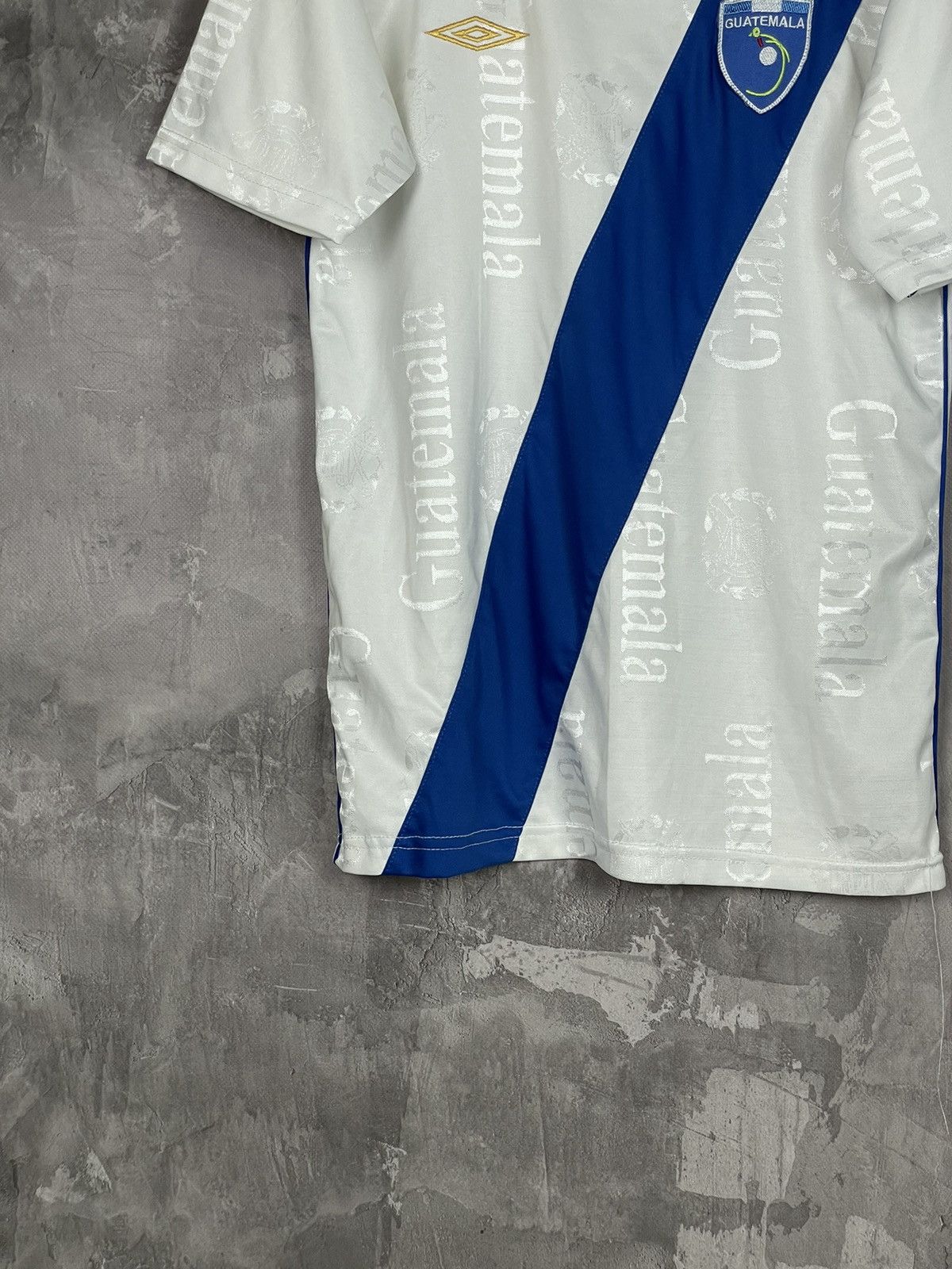 Umbro × Vintage Umbro Vintage 90s Guatemala Very Rare Soccer Jersey Size US M / EU 48-50 / 2 - 5 Thumbnail