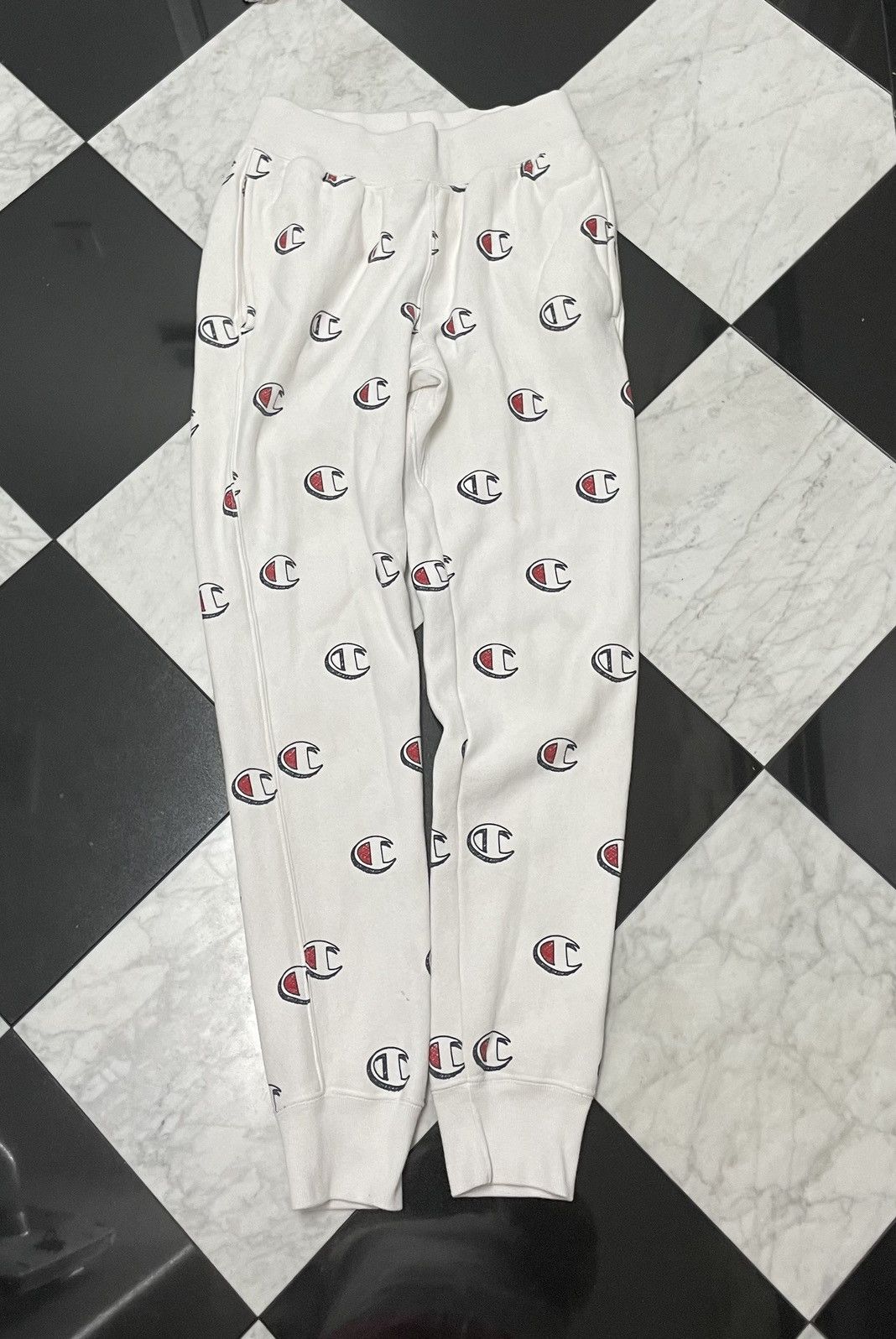 Champion 🔥 Vintage champion sweats size small Size US 26 / EU 42 - 1 Thumbnail