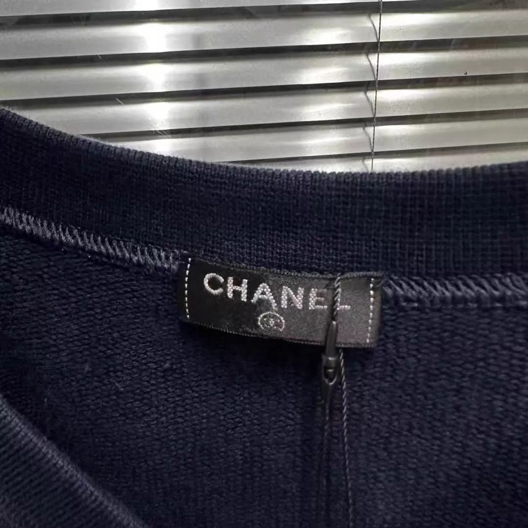 Chanel Chanel 99 New CC SS Tee XL Size XL / US 12-14 / IT 48-50 - 2 Thumbnail