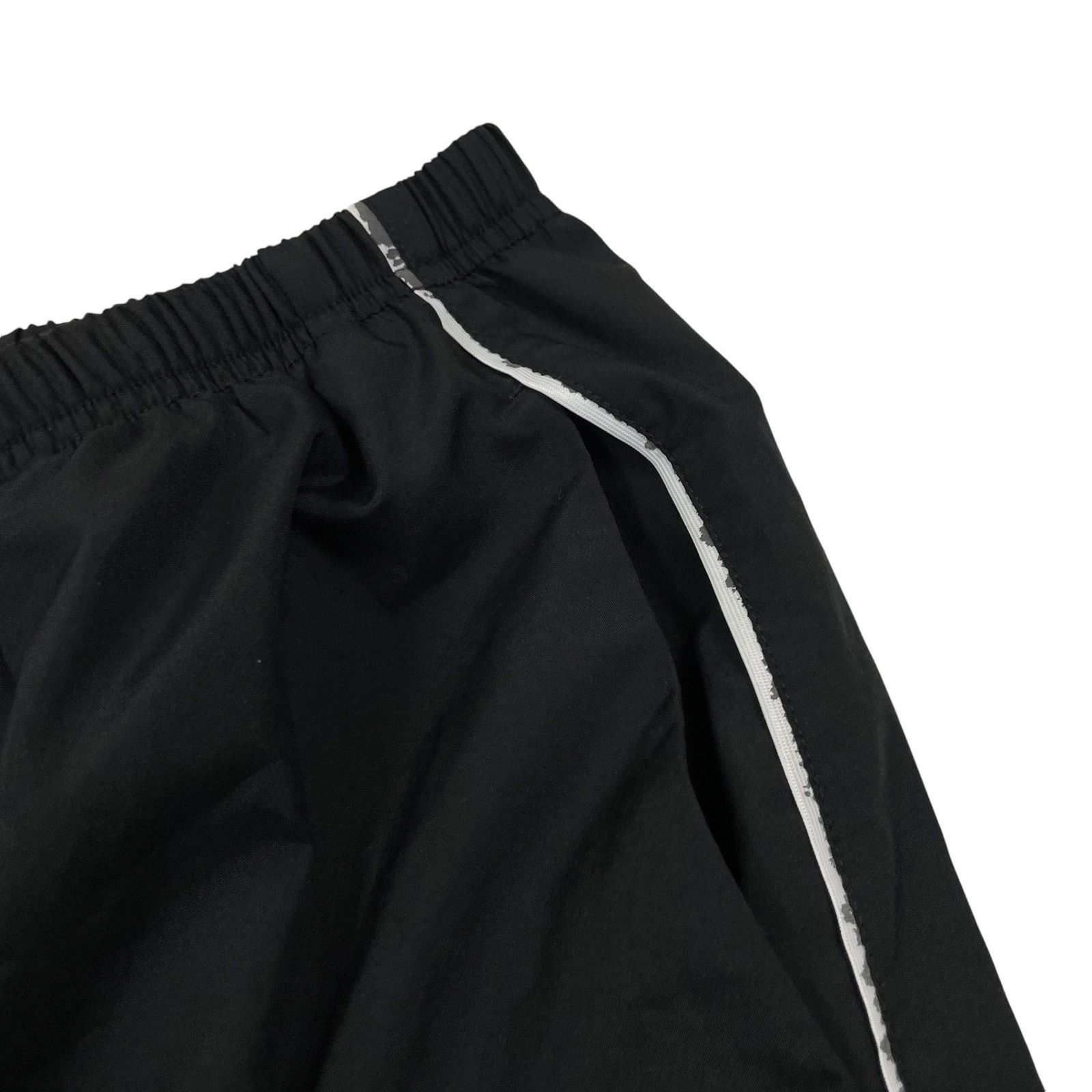 Nike × Vintage Nike Womens Black Swoosh Ankle Zip Straight Leg Track Pant M Size 30" / US 8 / IT 44 - 2 Thumbnail