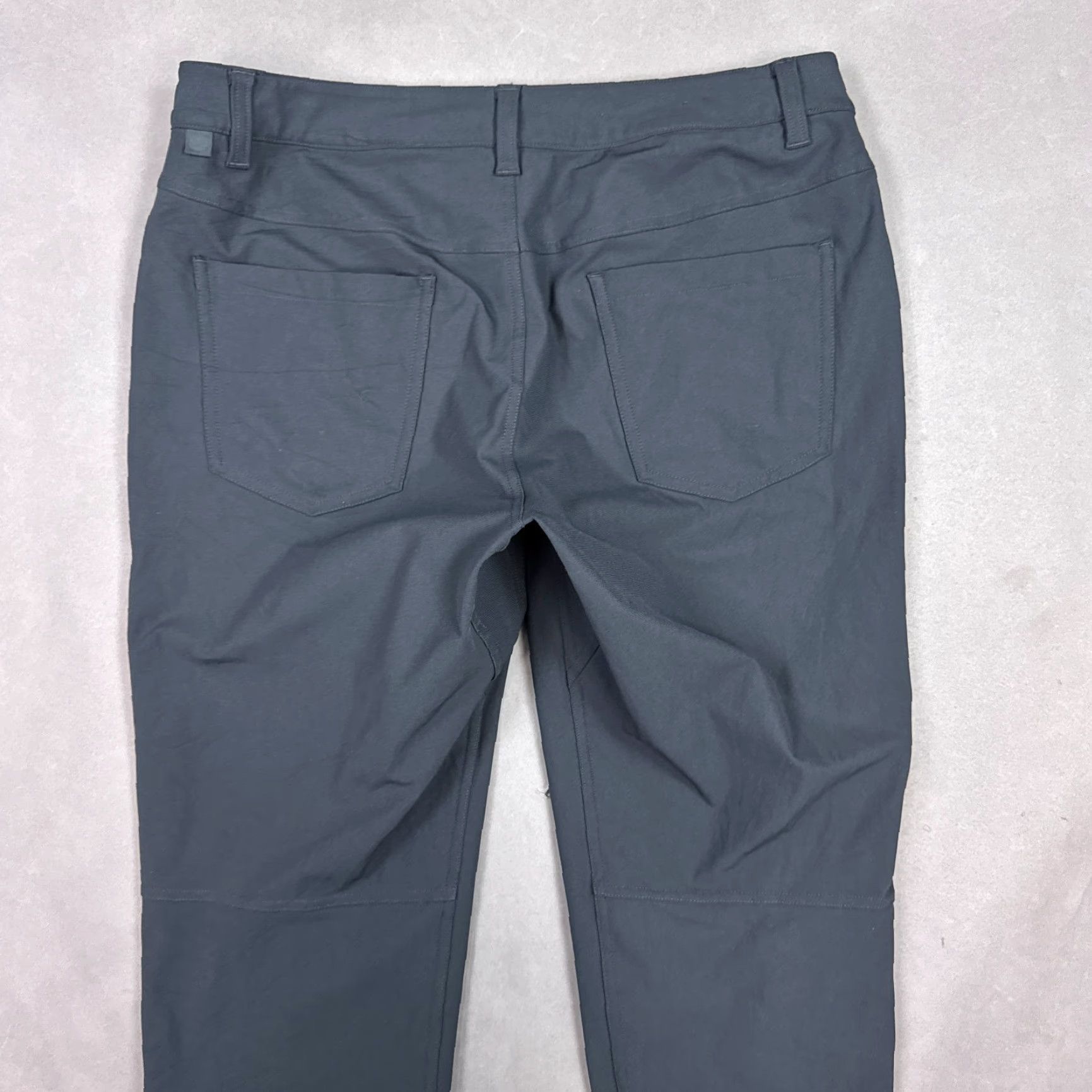 Lululemon Lululemon Pants Mens 32x31 Black Warpstreme Classic Golf Work Office Flawed Size US 32 / EU 48 - 5 Thumbnail