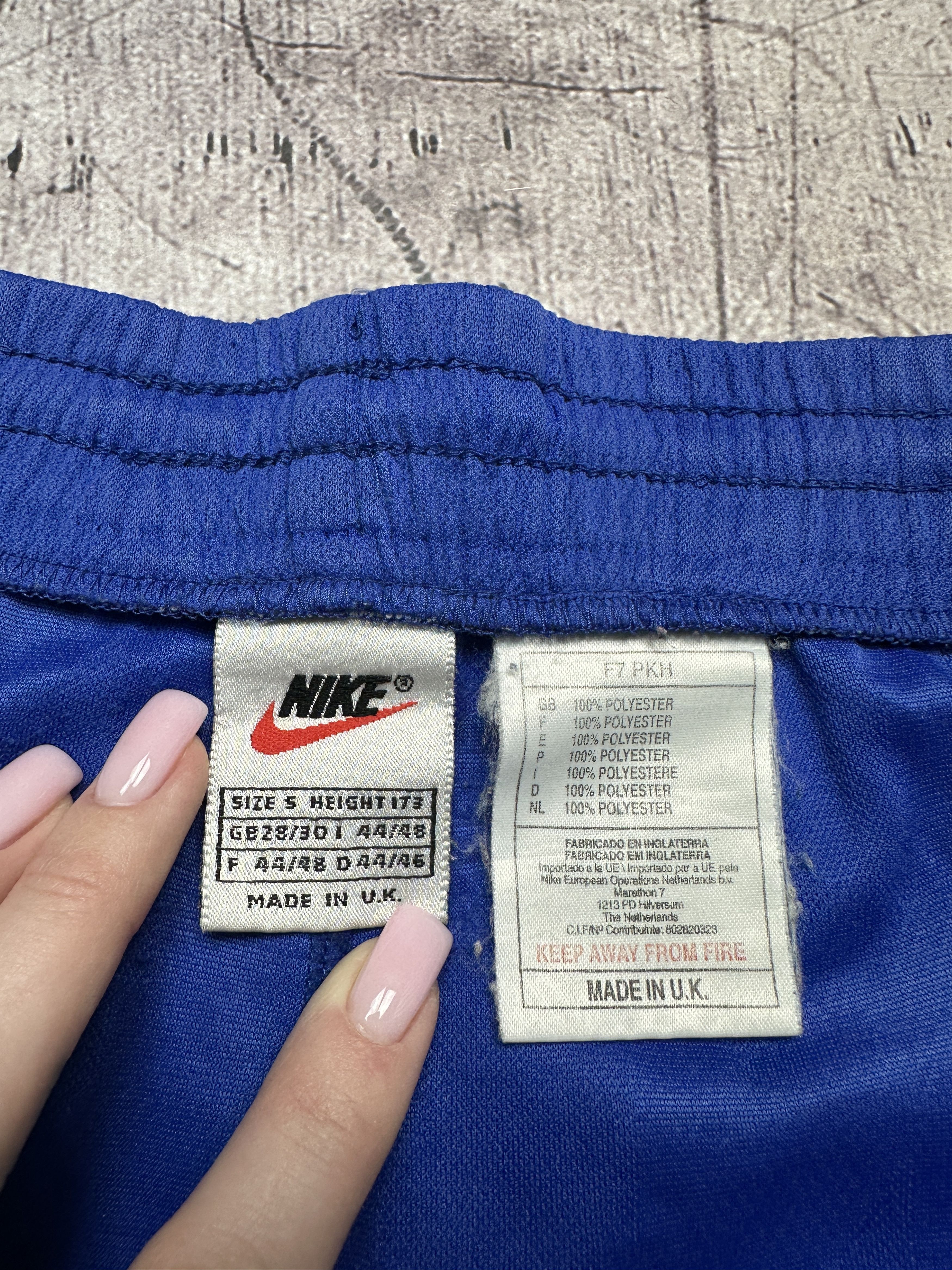 Nike Nike 90s Vintage Mens Shorts Size US 30 / EU 46 - 7 Thumbnail