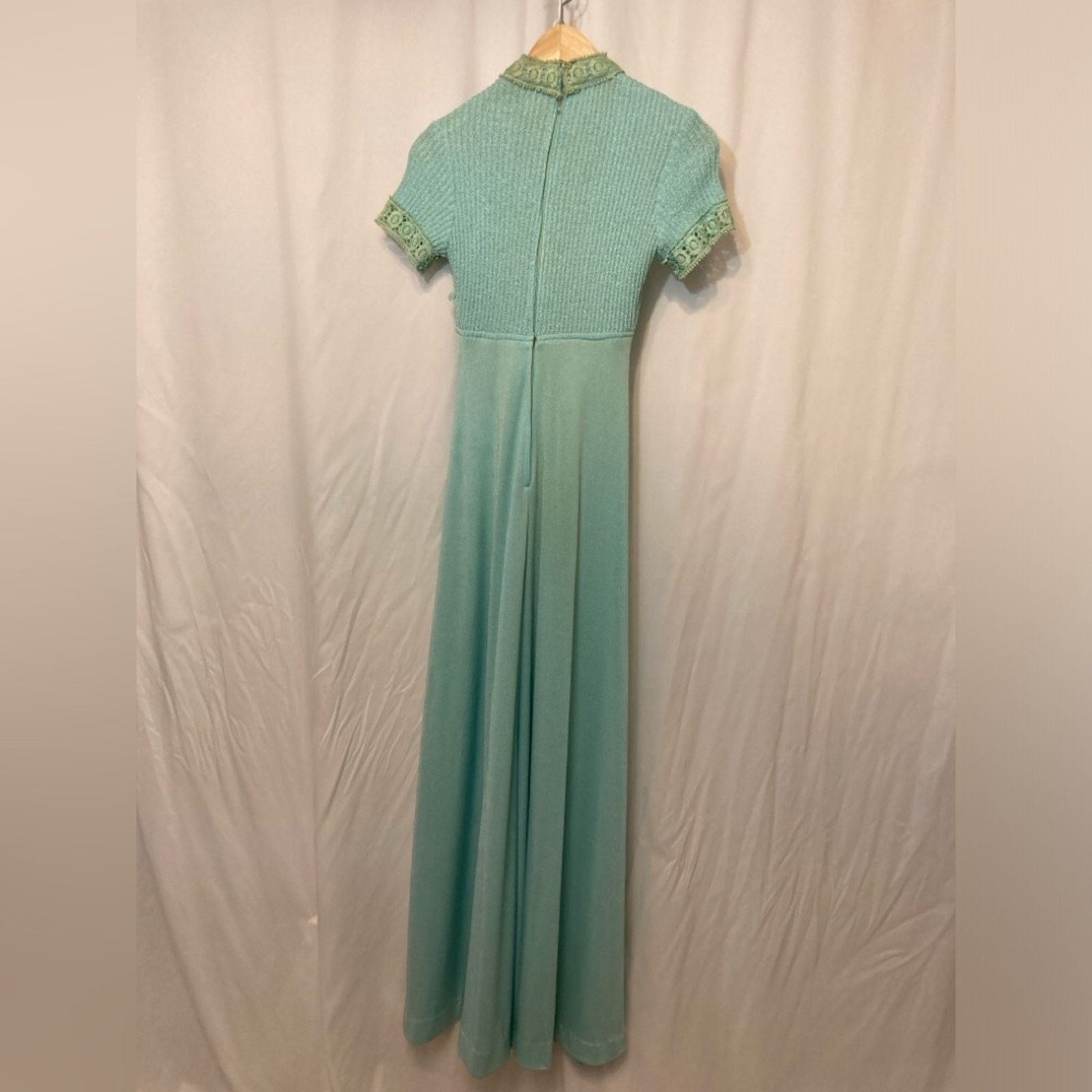 Vintage Vintage 60s 70s Elegant Empire Waist Crochet Knit Maxi Dress Size M / US 6-8 / IT 42-44 - 10 Thumbnail