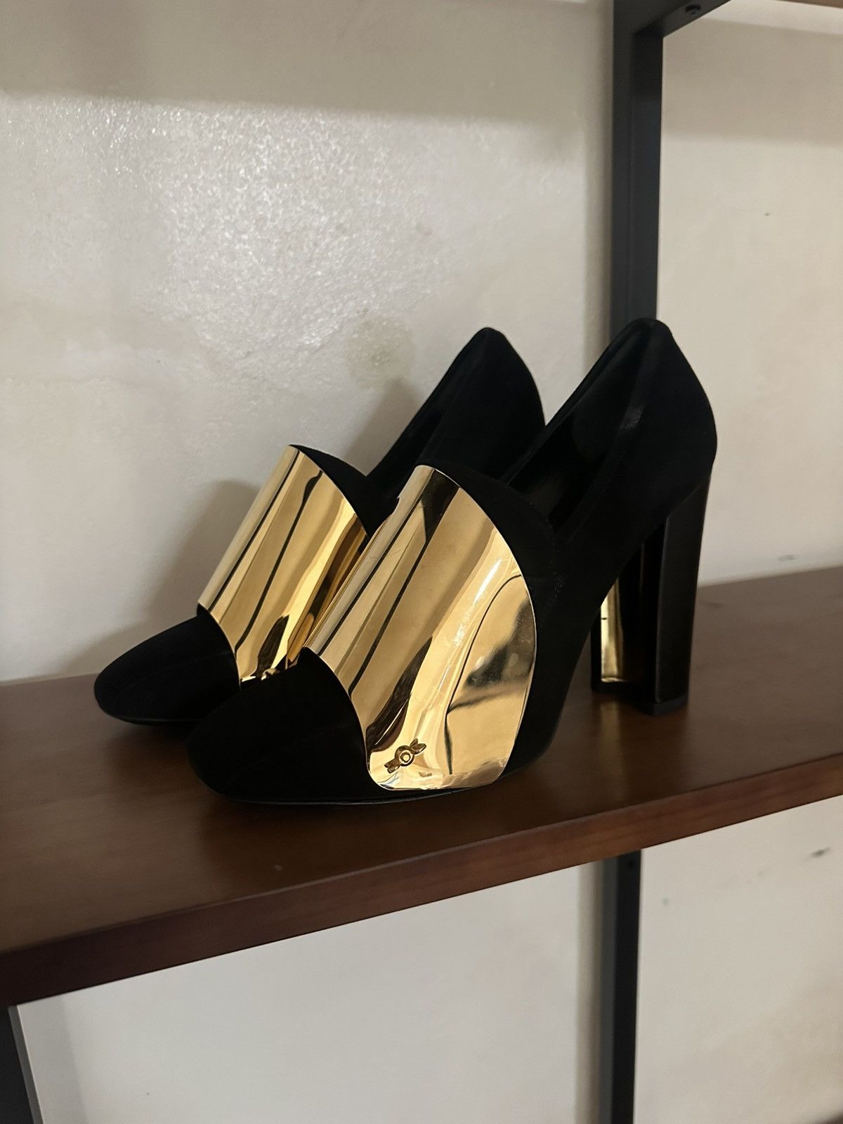 Yves Saint Laurent YSL Black & Gold Sculpted Platform Heels Size US 8.5 / IT 38.5 - 6 Thumbnail