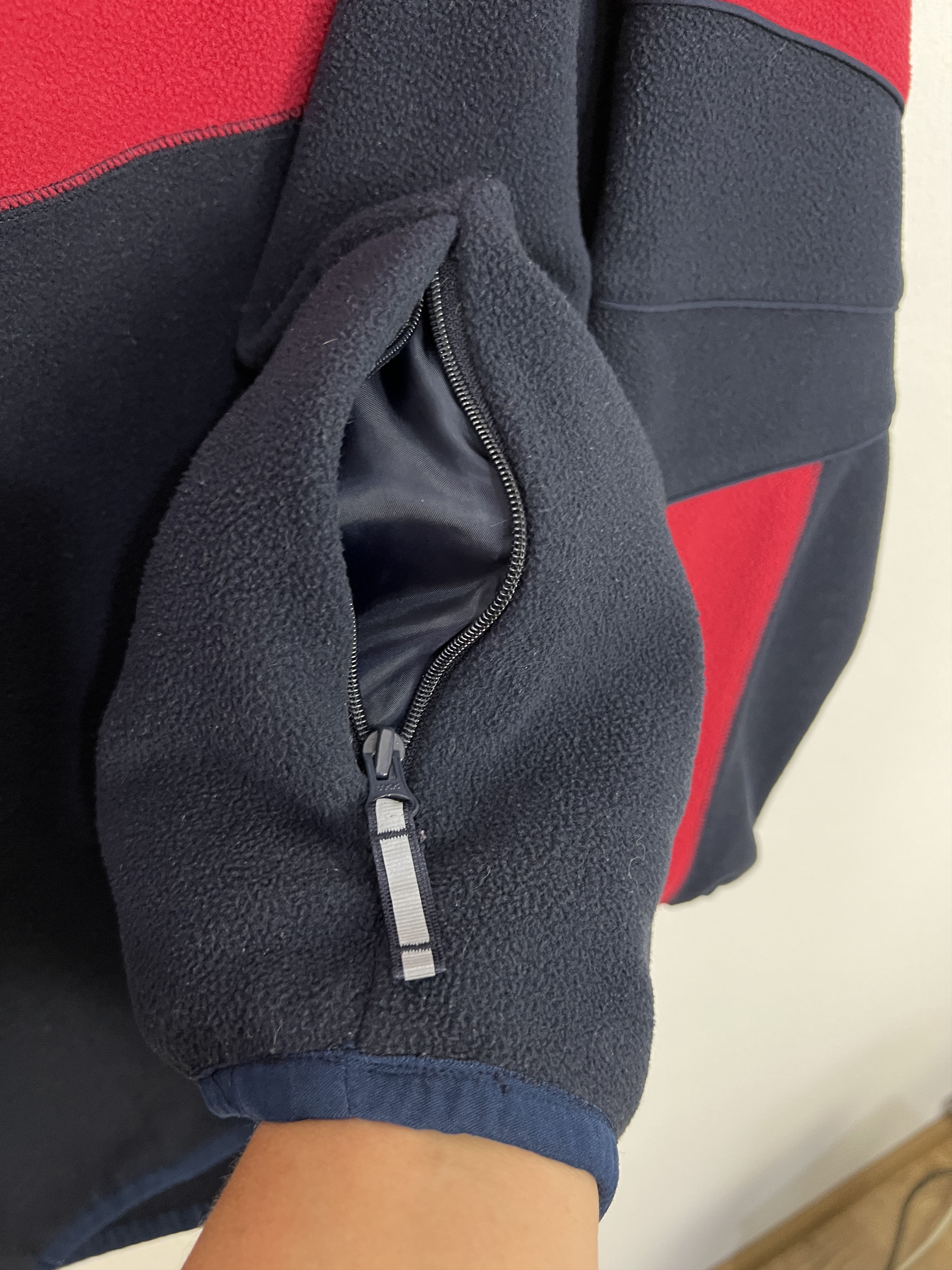 Reebok Vintage Reebok Liverpool Football Fleece Train Sweatshirt Size US L / EU 52-54 / 3 - 4 Thumbnail