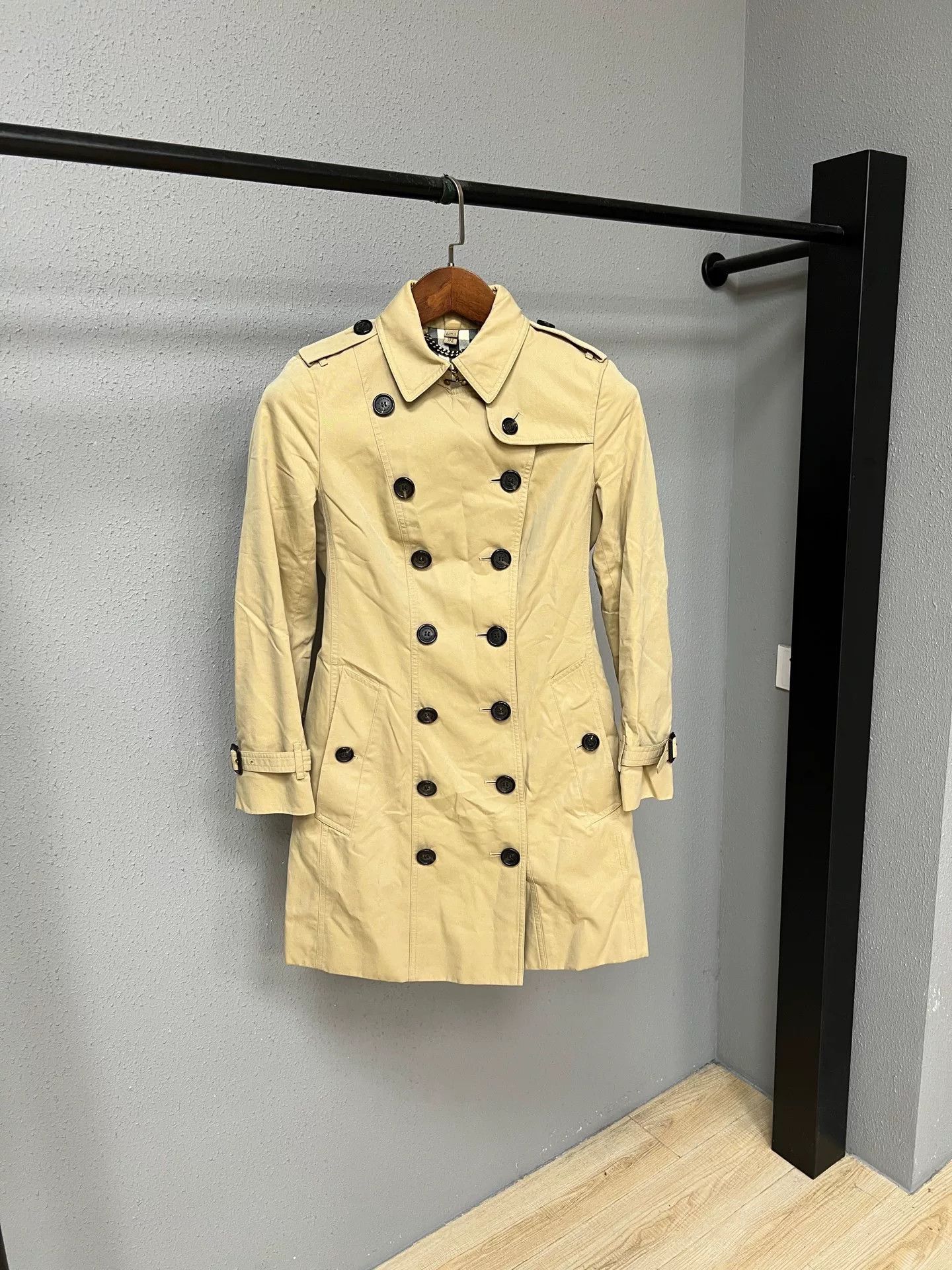 Burberry burberry check trench coat in beige Size M / US 6-8 / IT 42-44 - 1 Thumbnail