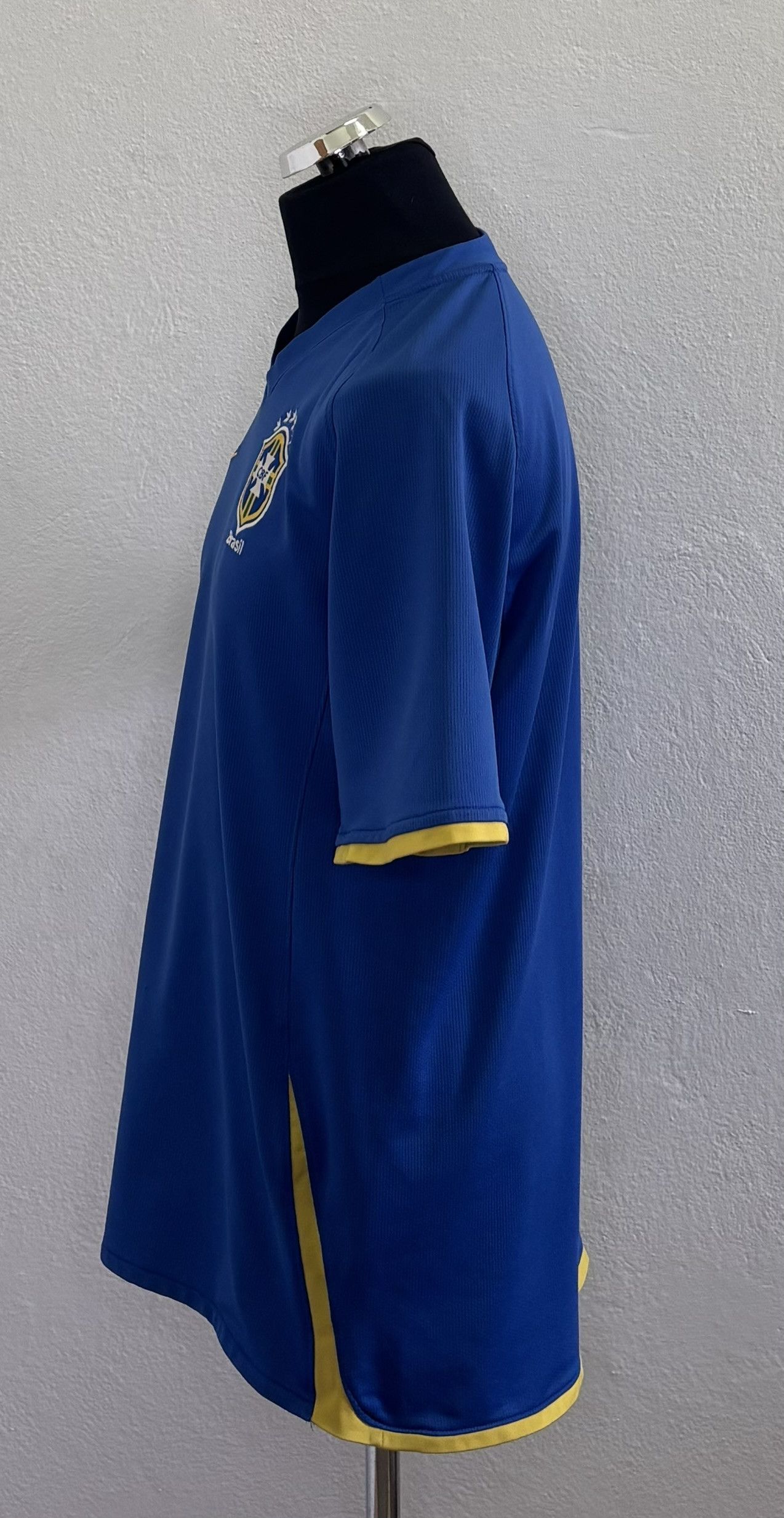 Nike Brazil 2008 Away Nike Football Jersey Large Size US L / EU 52-54 / 3 - 3 Thumbnail