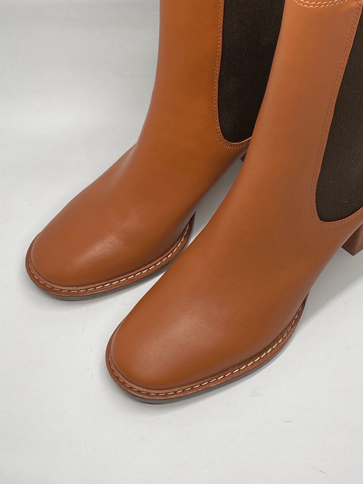 Ulla Johnson Ulla Johnson Taryn 70MM Leather Chelsea Booties size 38.5 Size US 8.5 / IT 38.5 - 5 Thumbnail